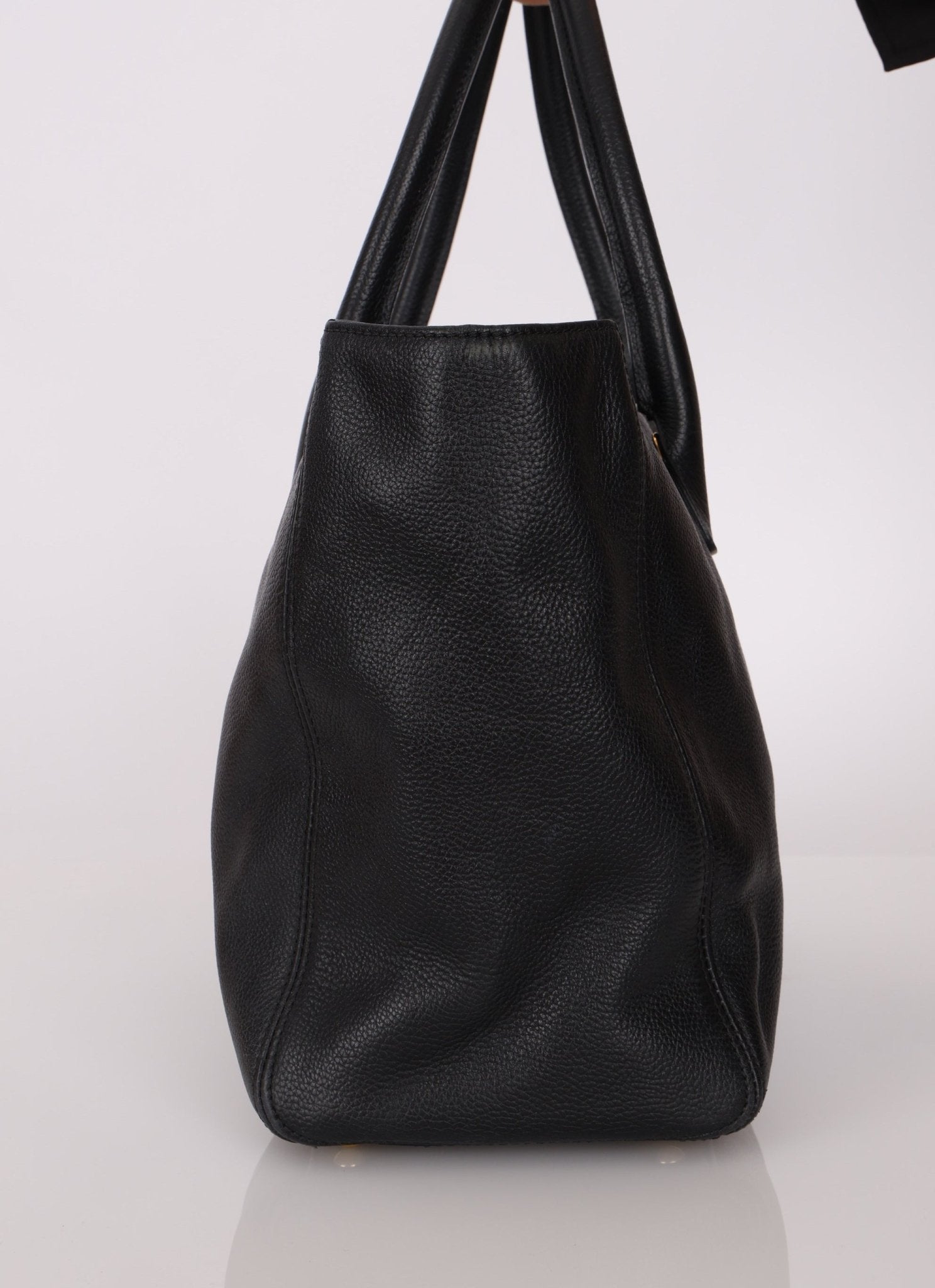 Chanel 2004 Calfskin Medium Cerf Executive Tote - FashioNica