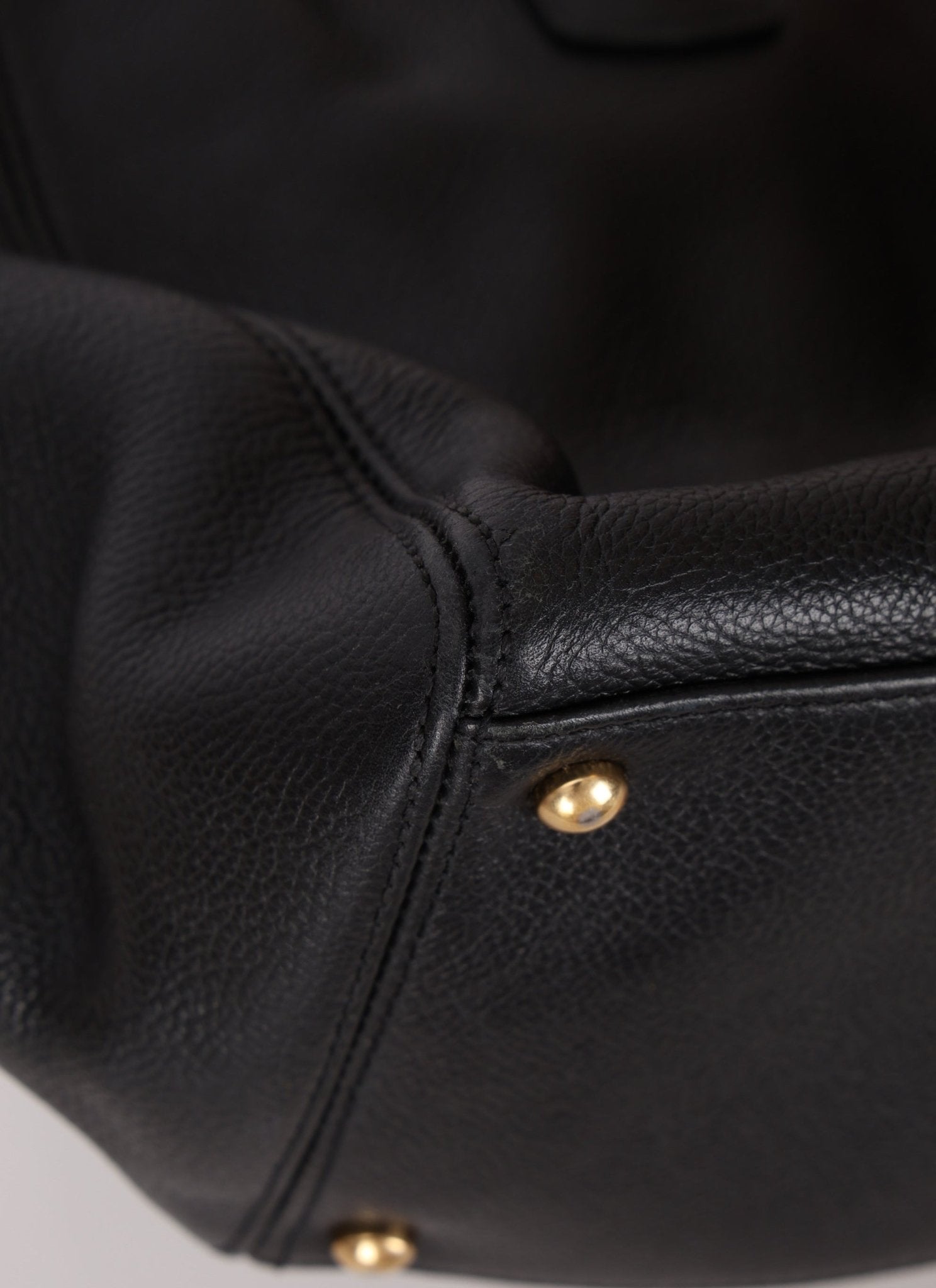 Chanel 2004 Calfskin Medium Cerf Executive Tote - FashioNica