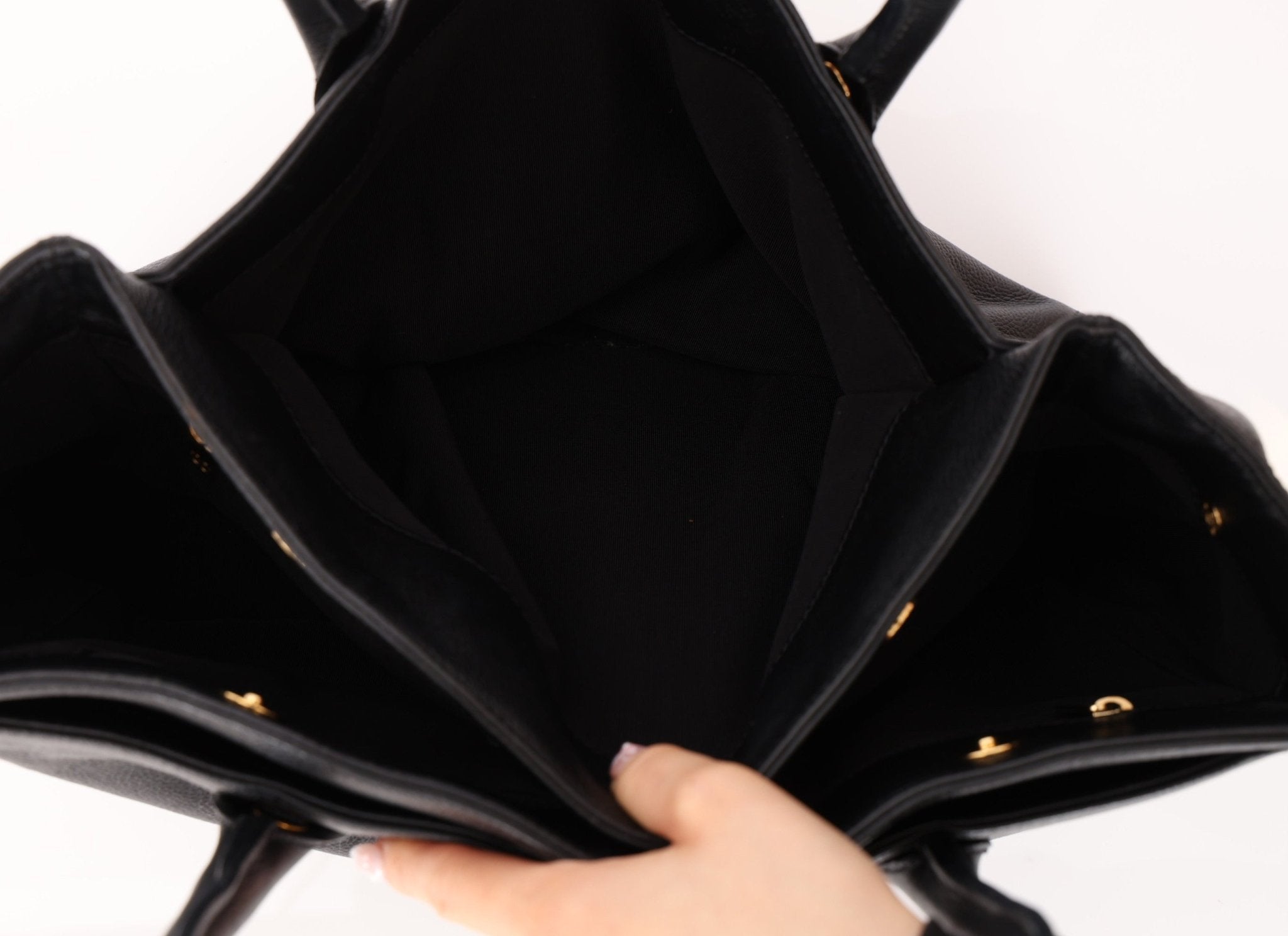 Chanel 2004 Calfskin Medium Cerf Executive Tote - FashioNica