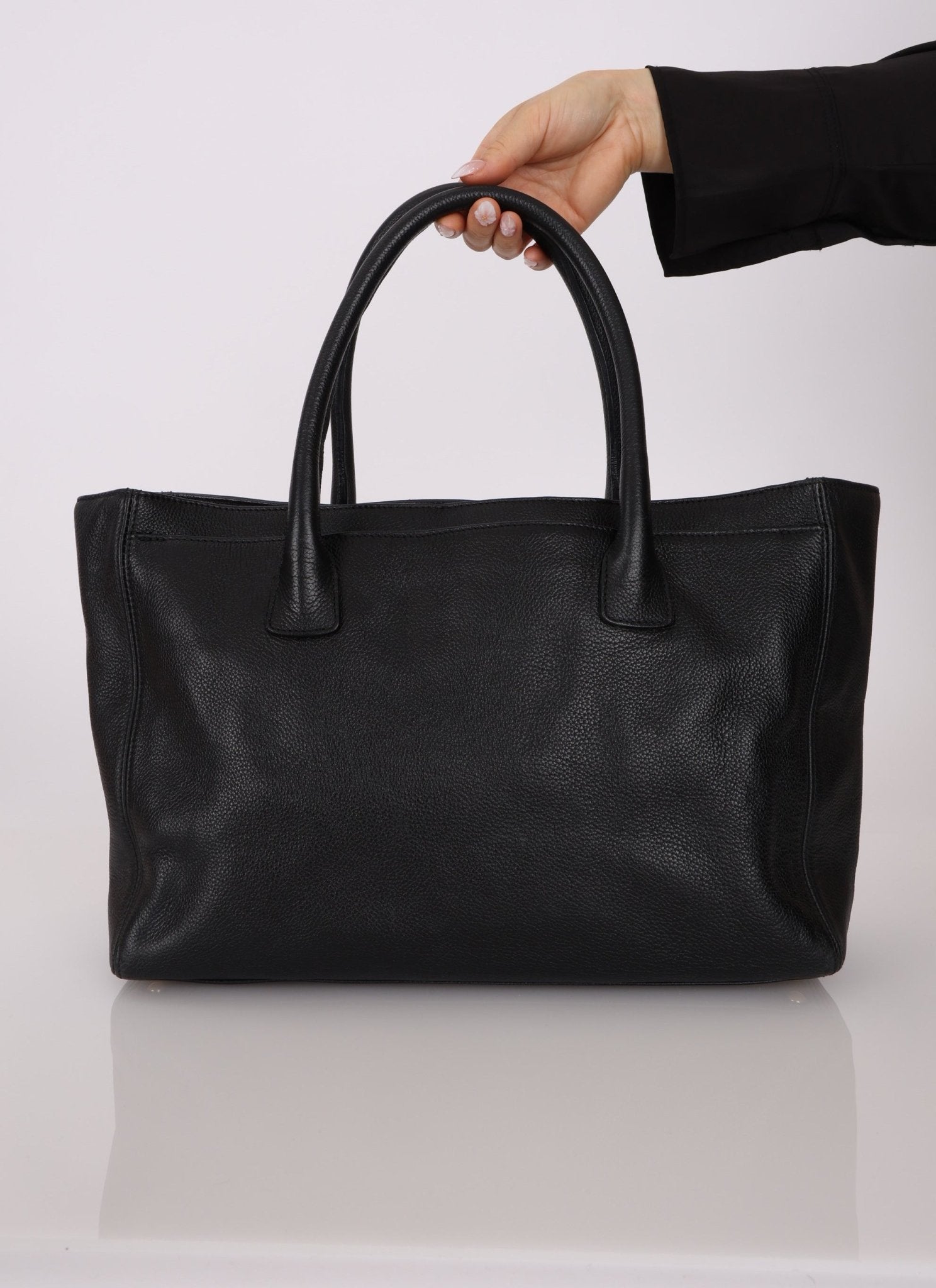 Chanel 2004 Calfskin Medium Cerf Executive Tote - FashioNica