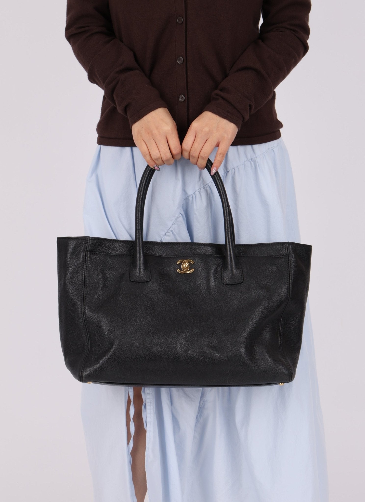 Chanel 2004 Calfskin Medium Cerf Executive Tote - FashioNica