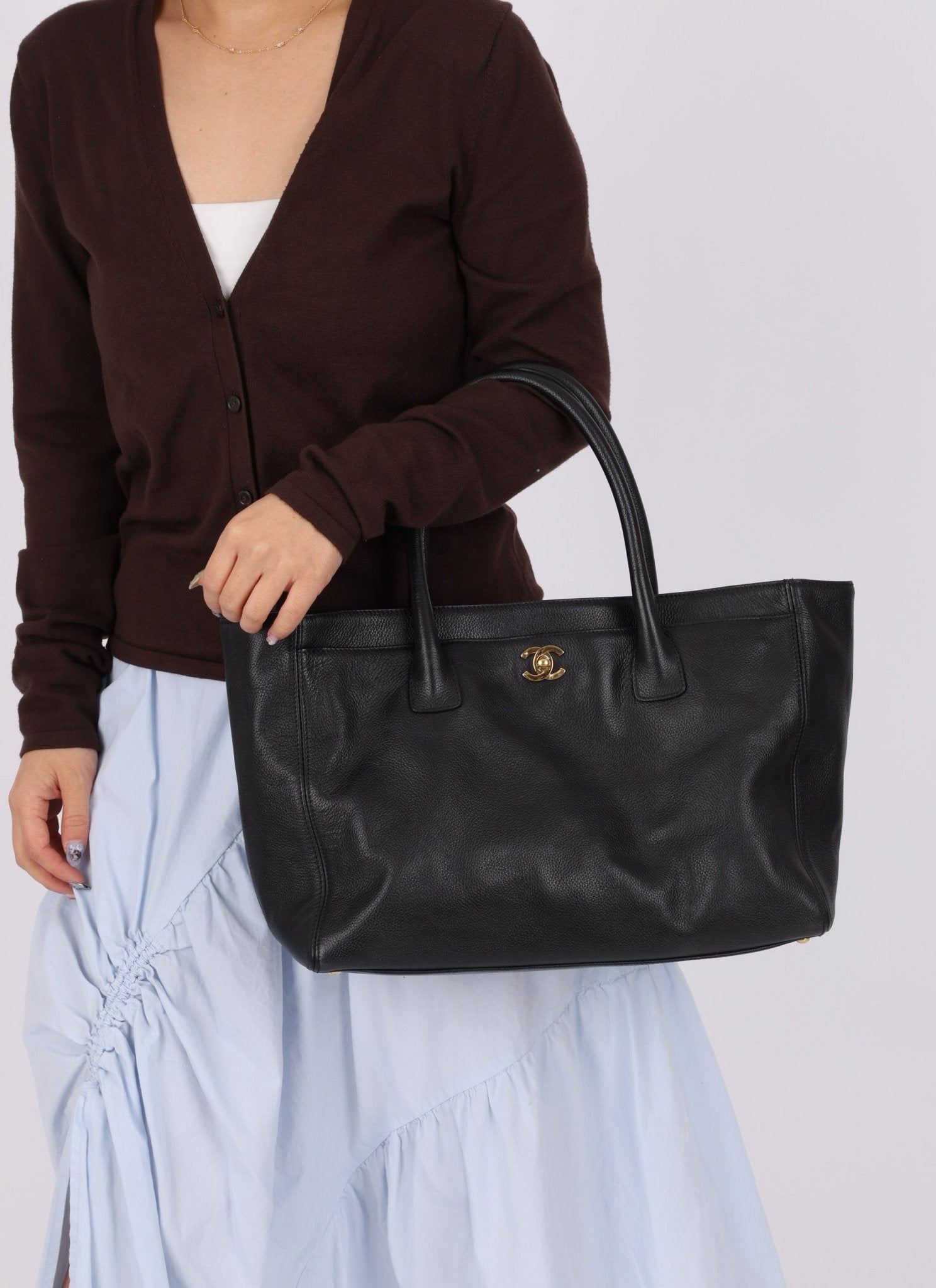 Chanel 2004 Calfskin Medium Cerf Executive Tote - FashioNica