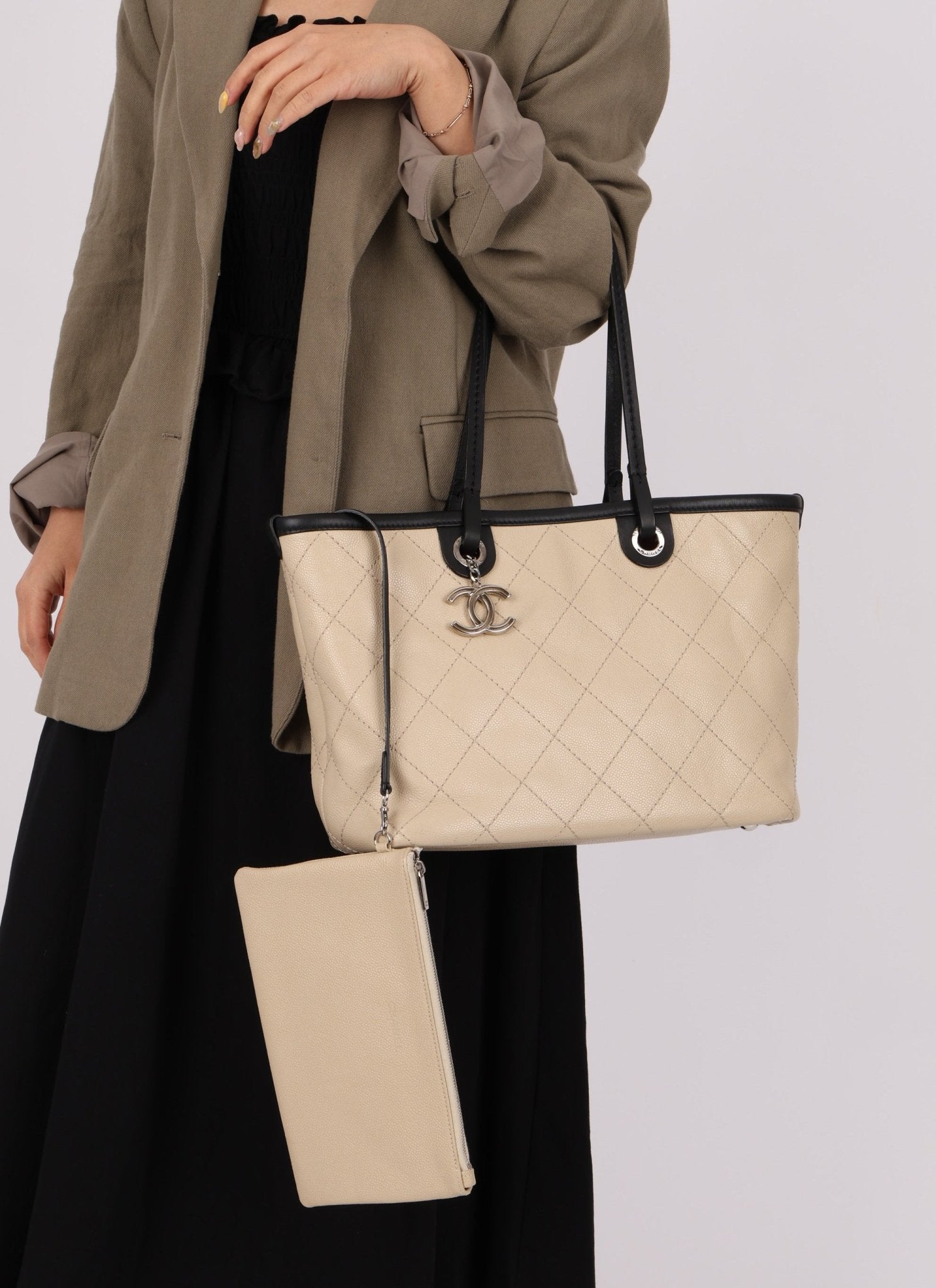 Chanel 2014 Caviar Bi - color Tote with Pouch - FashioNica