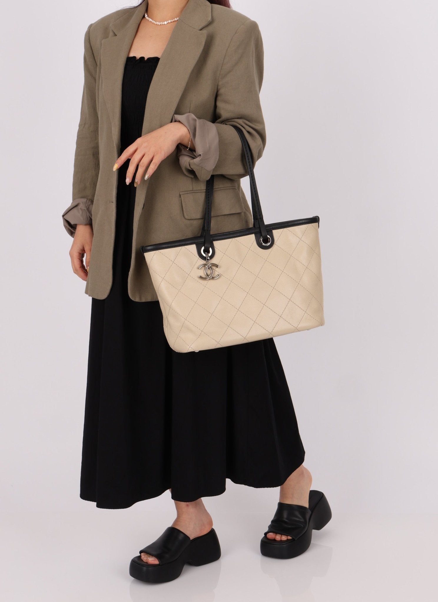 Chanel 2014 Caviar Bi - color Tote with Pouch - FashioNica