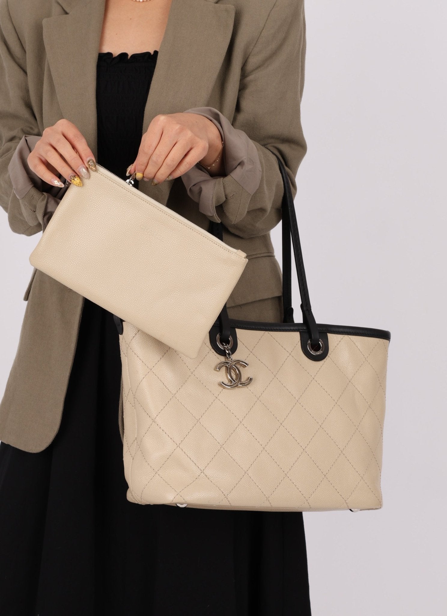 Chanel 2014 Caviar Bi - color Tote with Pouch - FashioNica