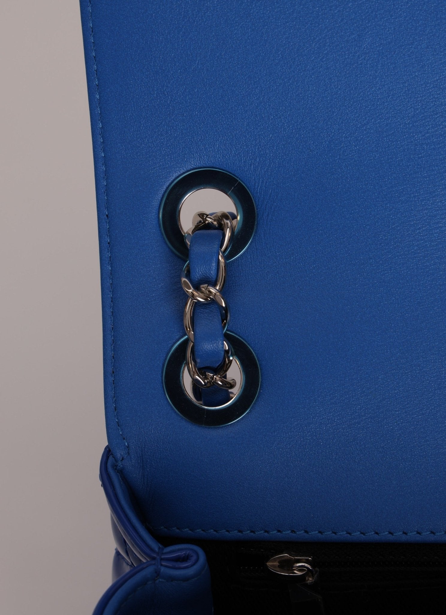 Chanel 2014 Patent Medium Turnlock Single Flap Bag - FashioNica