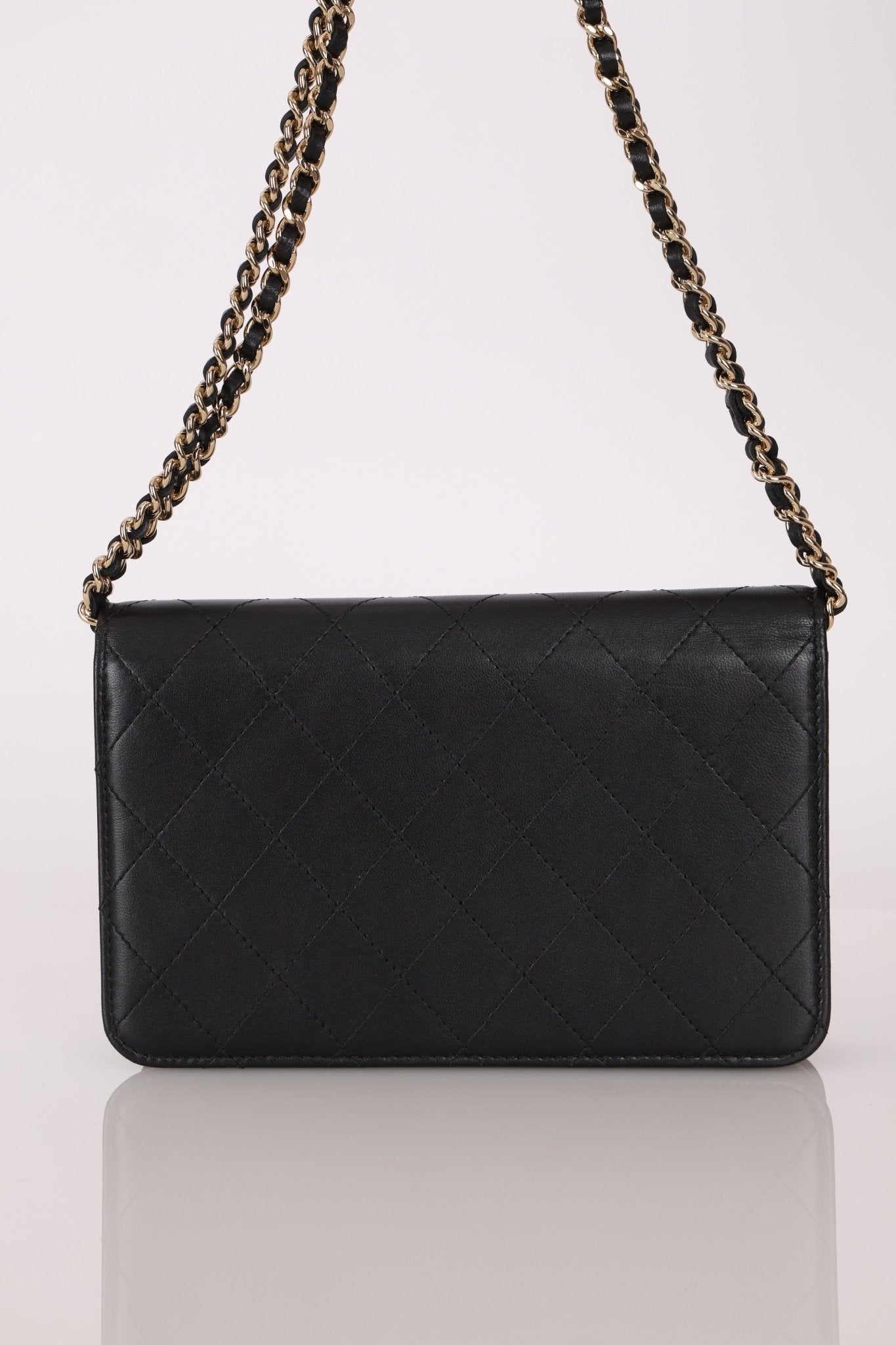 Chanel 2016 Lambskin Enamel CC Wallet on Chain - FashioNica