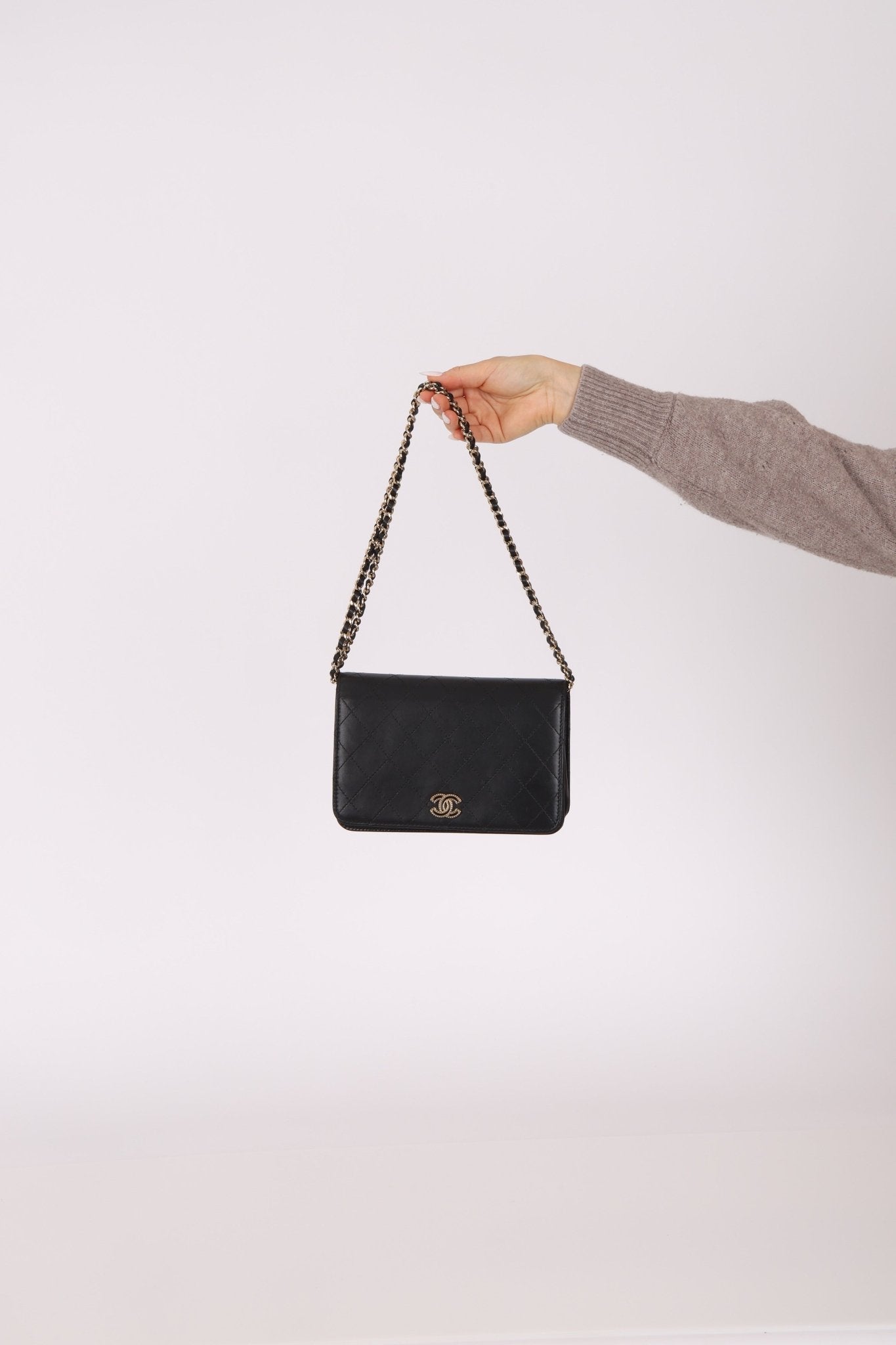 Chanel 2016 Lambskin Enamel CC Wallet on Chain - FashioNica