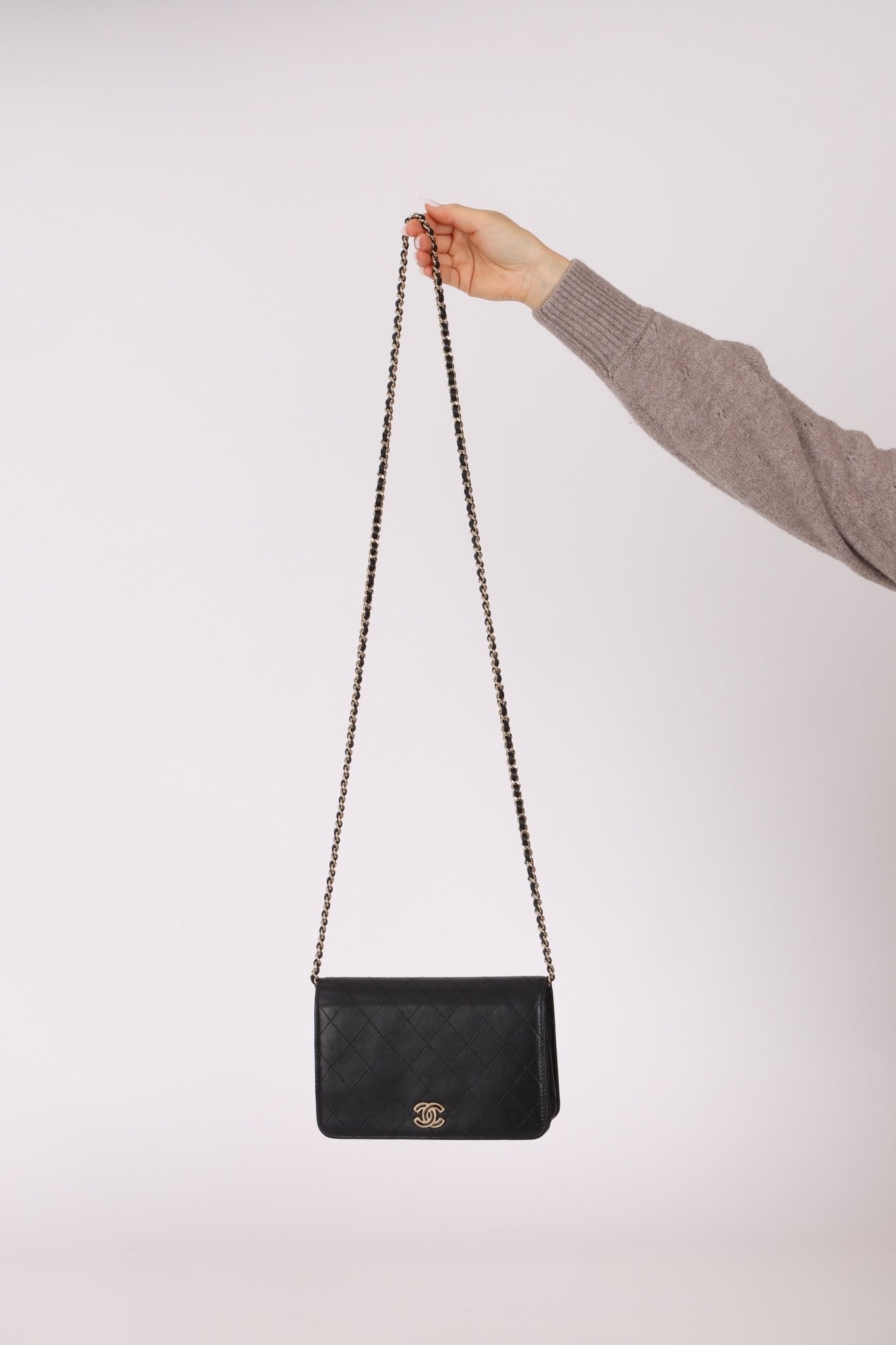 Chanel 2016 Lambskin Enamel CC Wallet on Chain - FashioNica