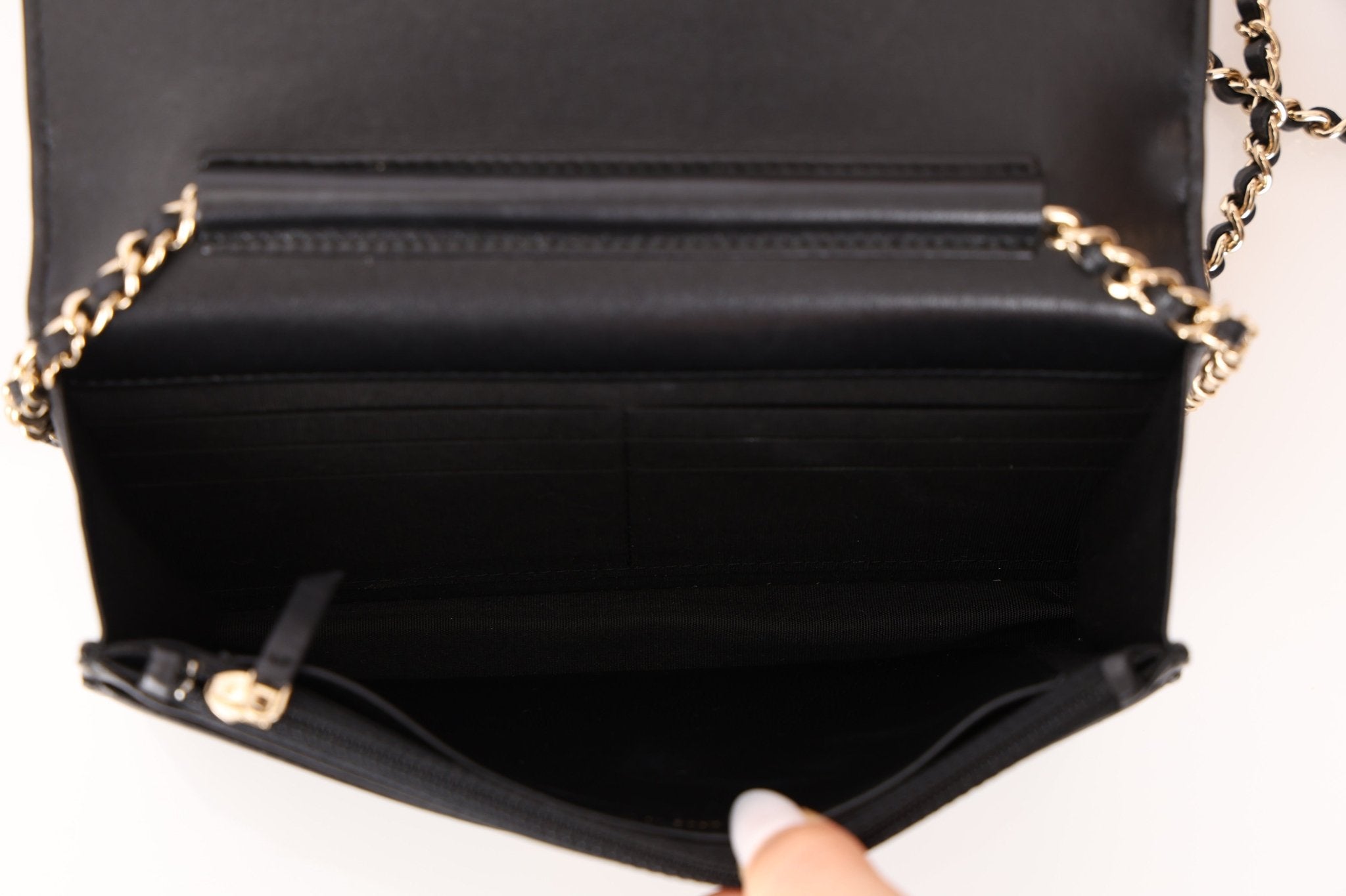 Chanel 2016 Lambskin Enamel CC Wallet on Chain - FashioNica