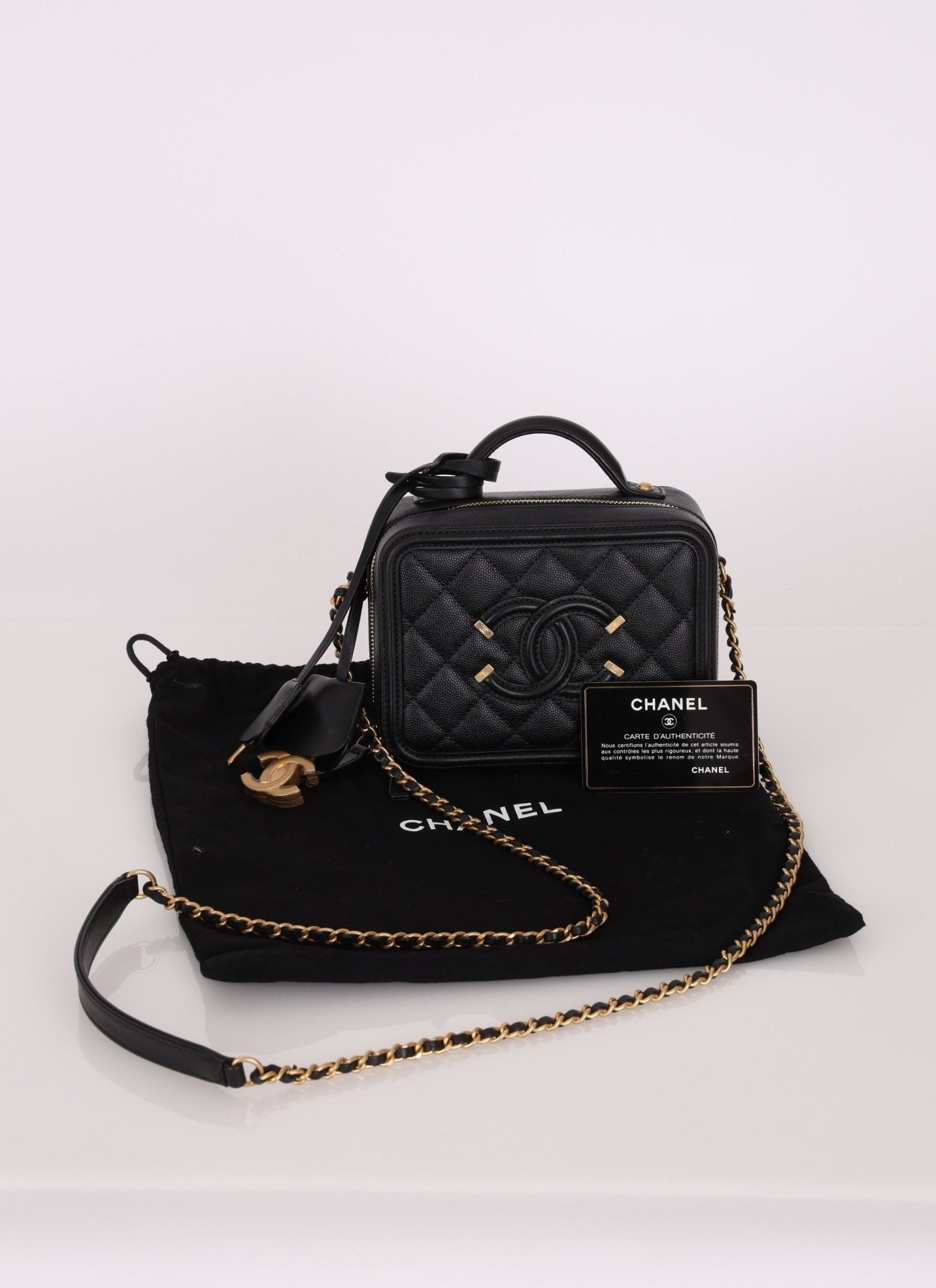 Chanel 2018 Caviar Filigree Small Vanity Case - FashioNica