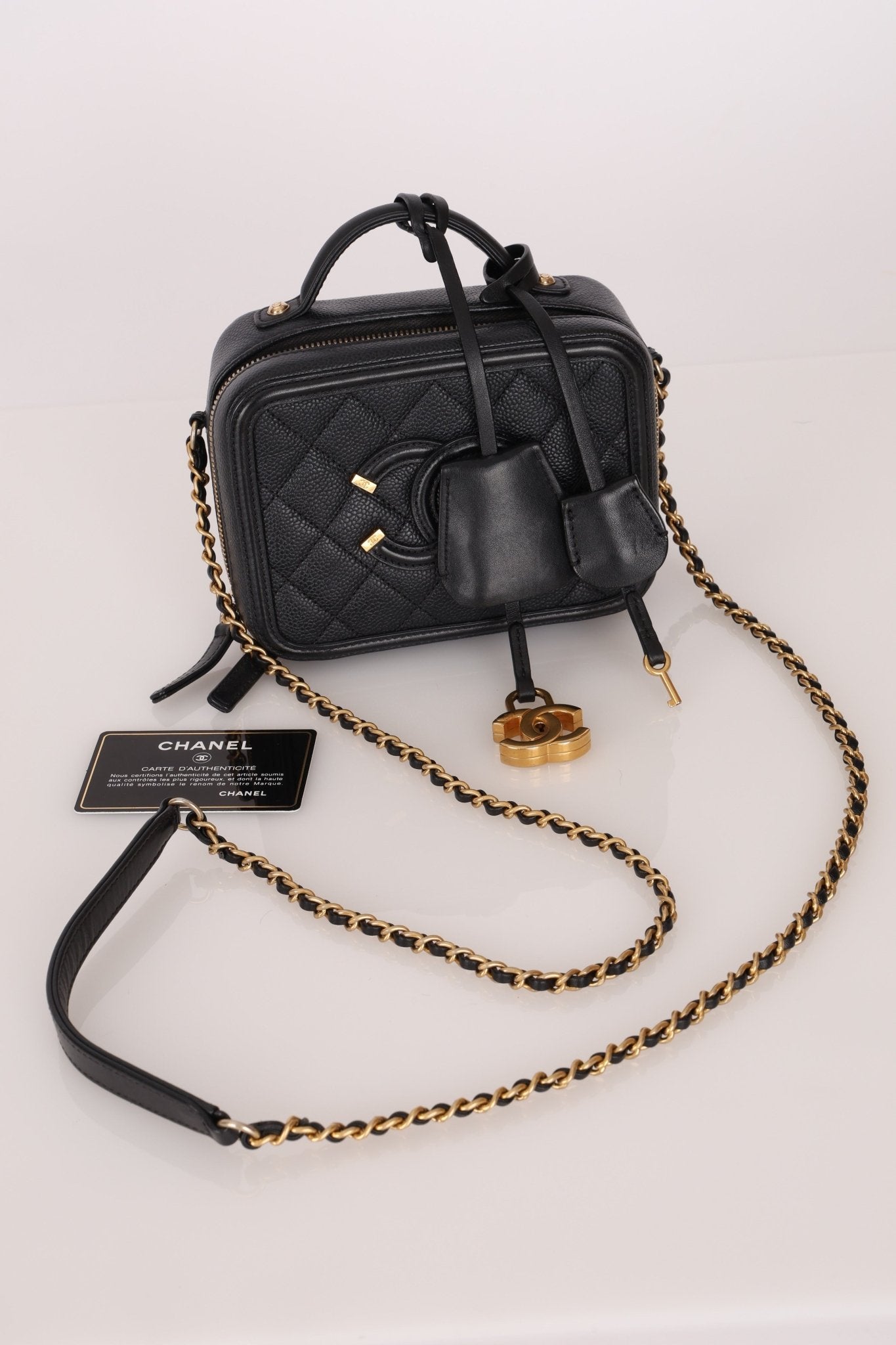 Chanel 2018 Caviar Filigree Small Vanity Case GHW - FashioNica