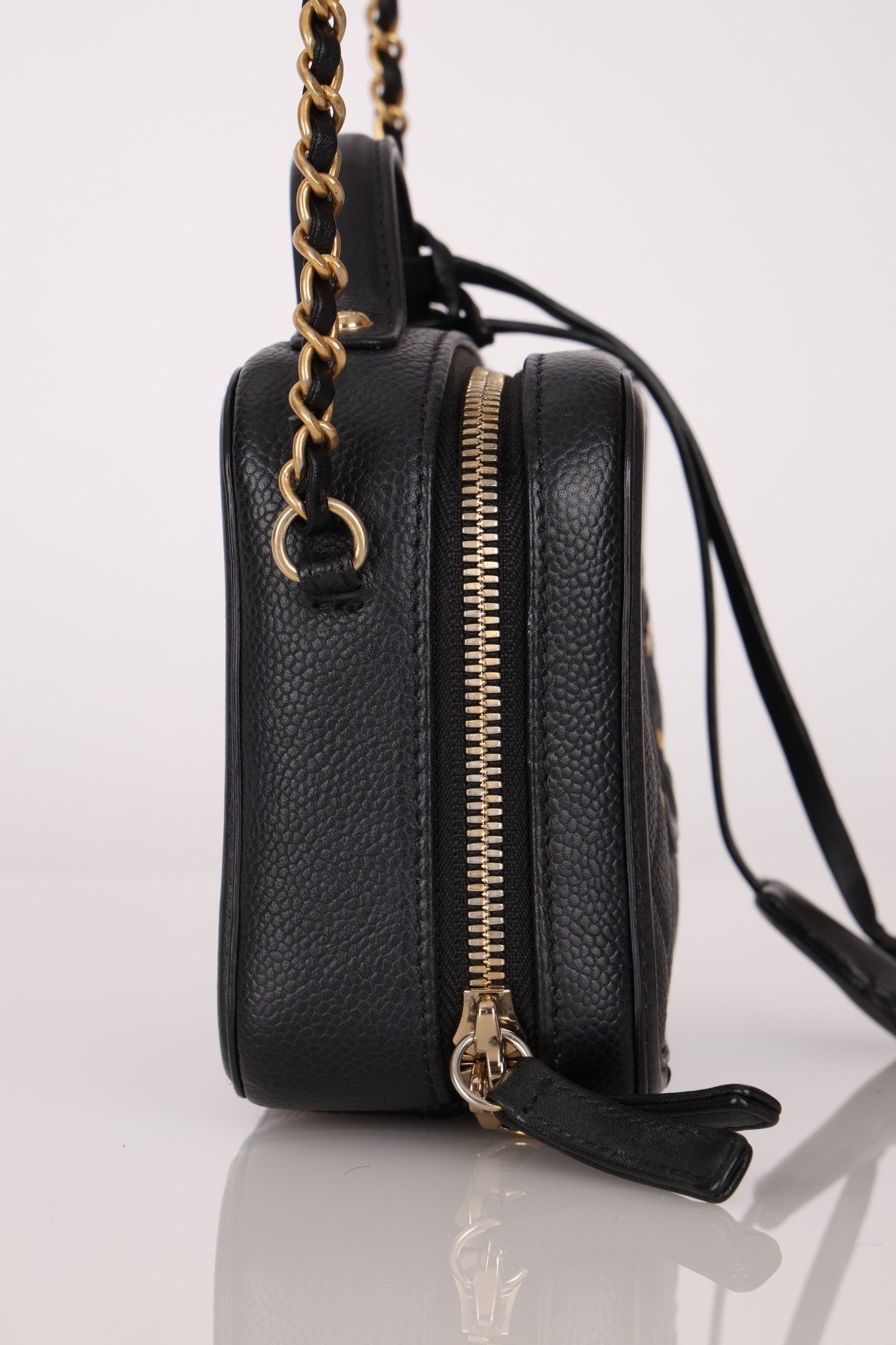 Chanel 2018 Caviar Filigree Small Vanity Case GHW - FashioNica