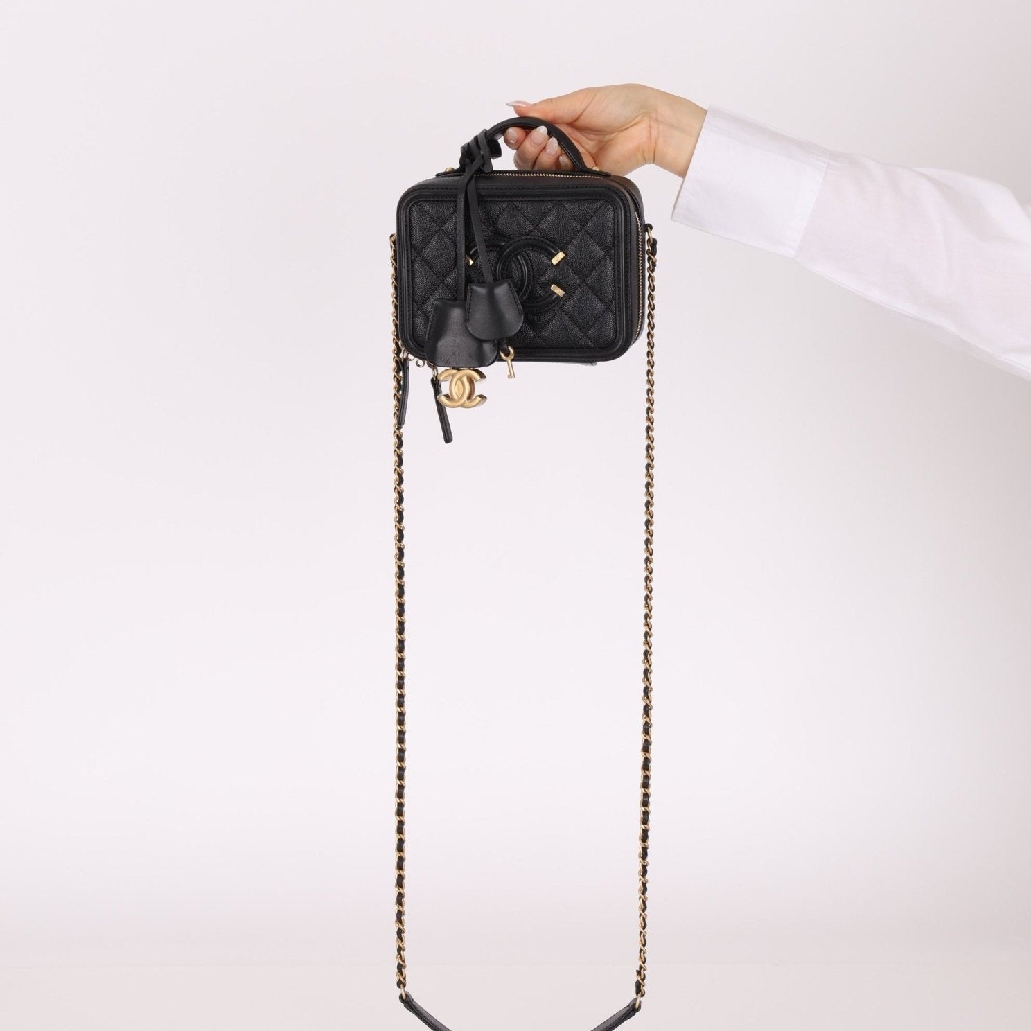 Chanel 2018 Caviar Filigree Small Vanity Case GHW - FashioNica