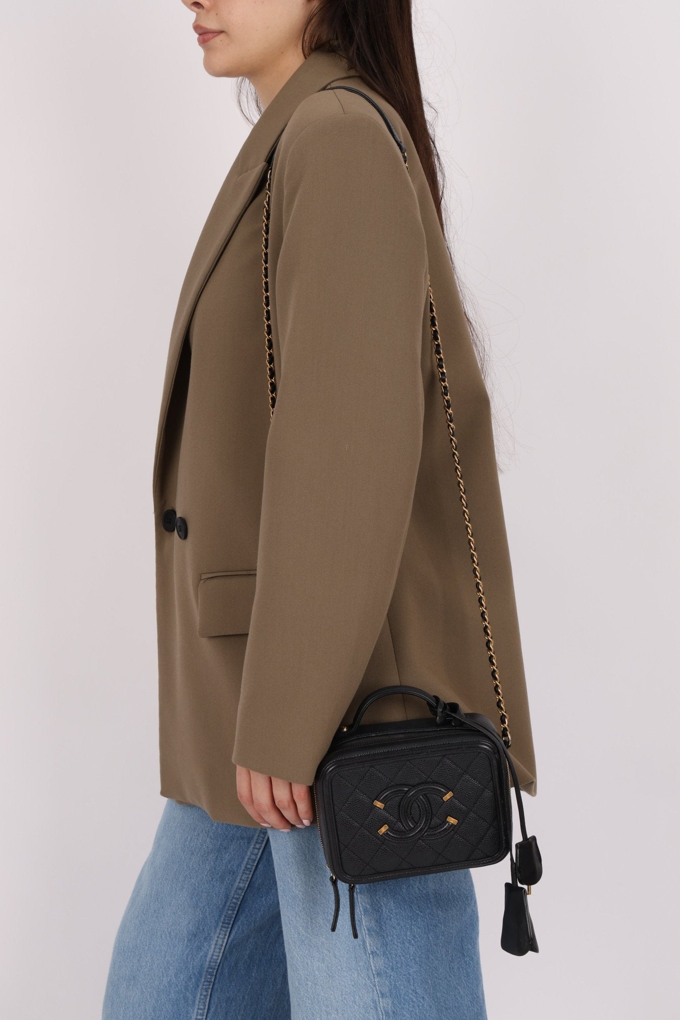 Chanel 2018 Caviar Filigree Small Vanity Case GHW - FashioNica