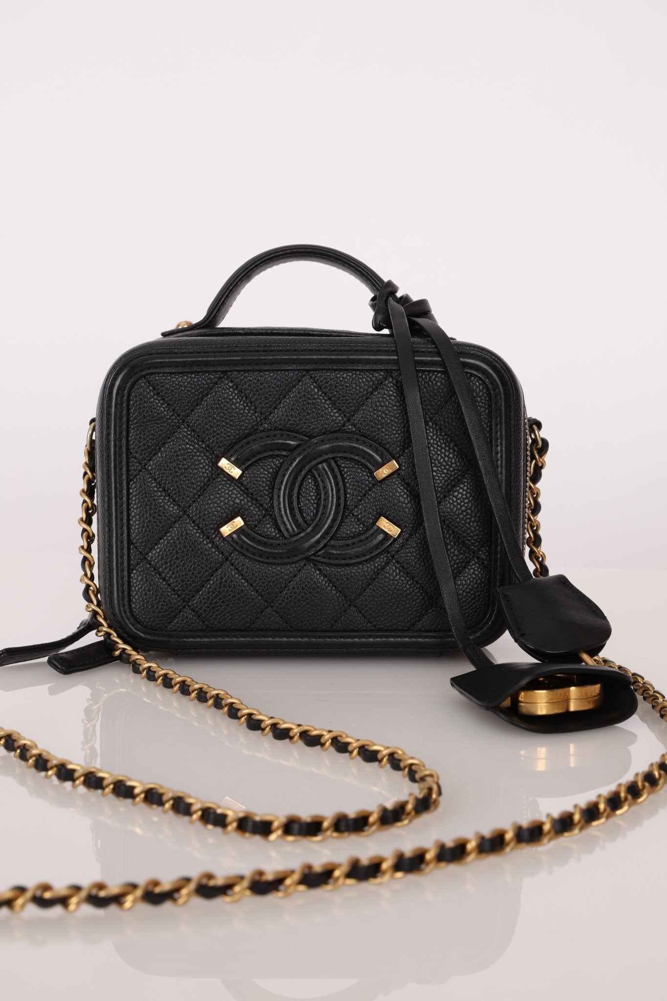 Chanel 2018 Caviar Filigree Small Vanity Case GHW - FashioNica