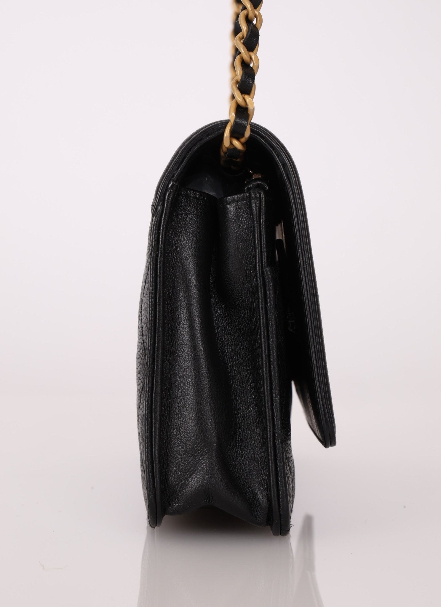 Chanel 2018 Caviar Filigree Wallet on Chain - FashioNica