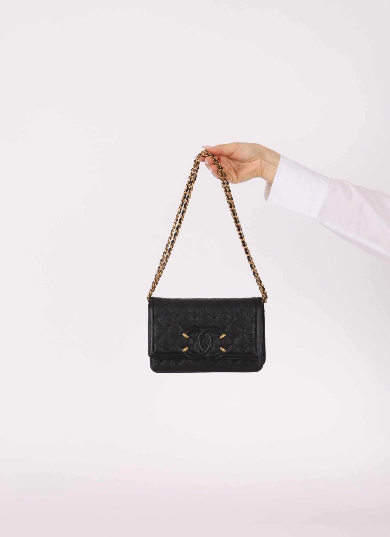 Chanel 2018 Caviar Filigree Wallet on Chain - FashioNica