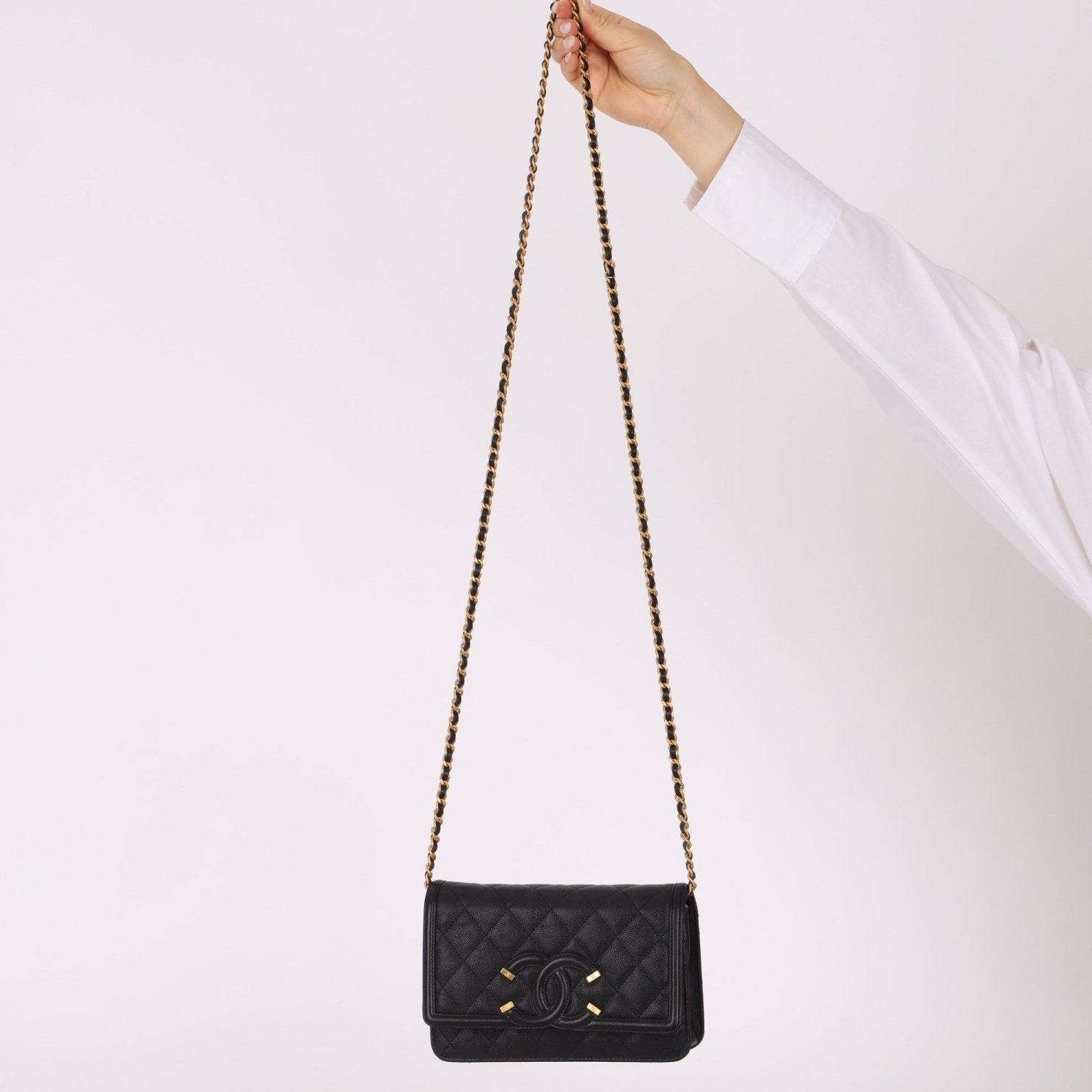 Chanel 2018 Caviar Filigree Wallet on Chain - FashioNica