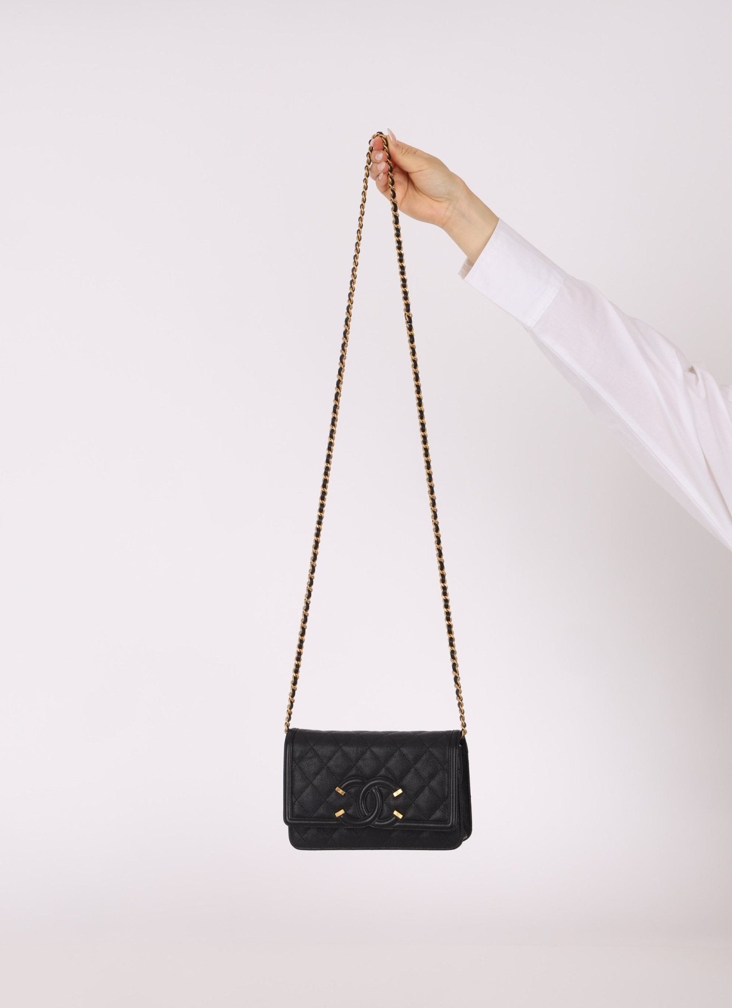 Chanel 2018 Caviar Filigree Wallet on Chain - FashioNica