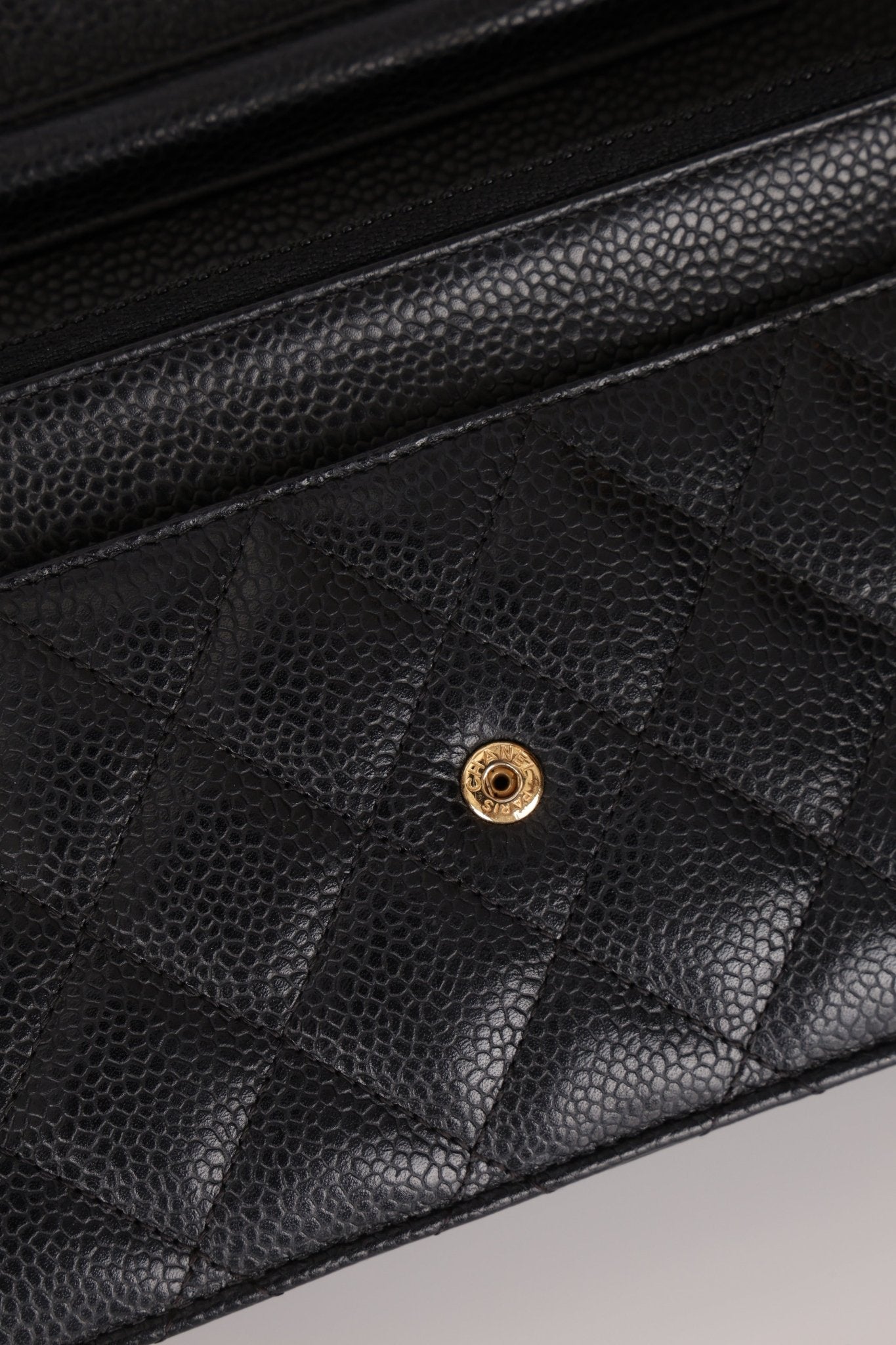 Chanel 2018 Caviar Wallet on Chain - FashioNica