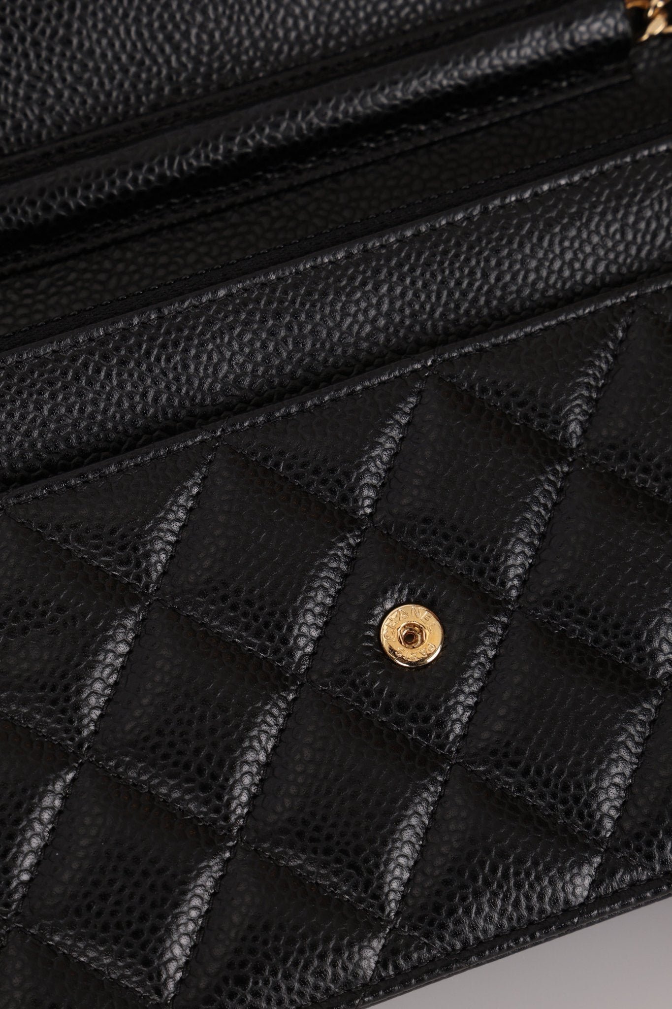 Chanel 2018 Caviar Wallet on Chain - FashioNica