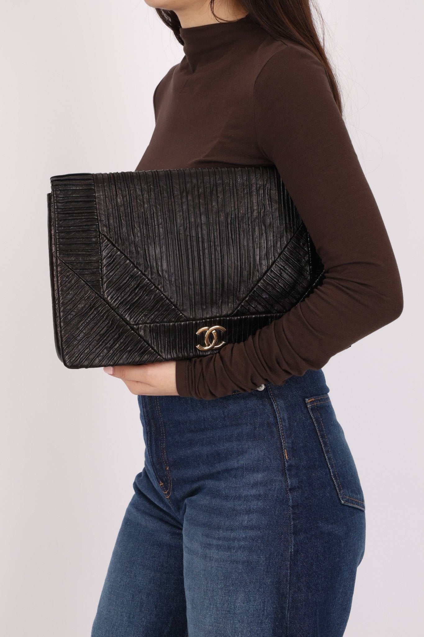 Chanel 2018 Crumpled Calfskin Coco Pleats Clutch GHW - FashioNica