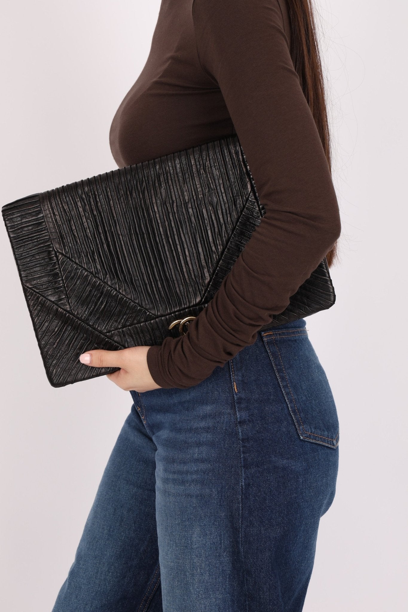 Chanel 2018 Crumpled Calfskin Coco Pleats Clutch GHW - FashioNica