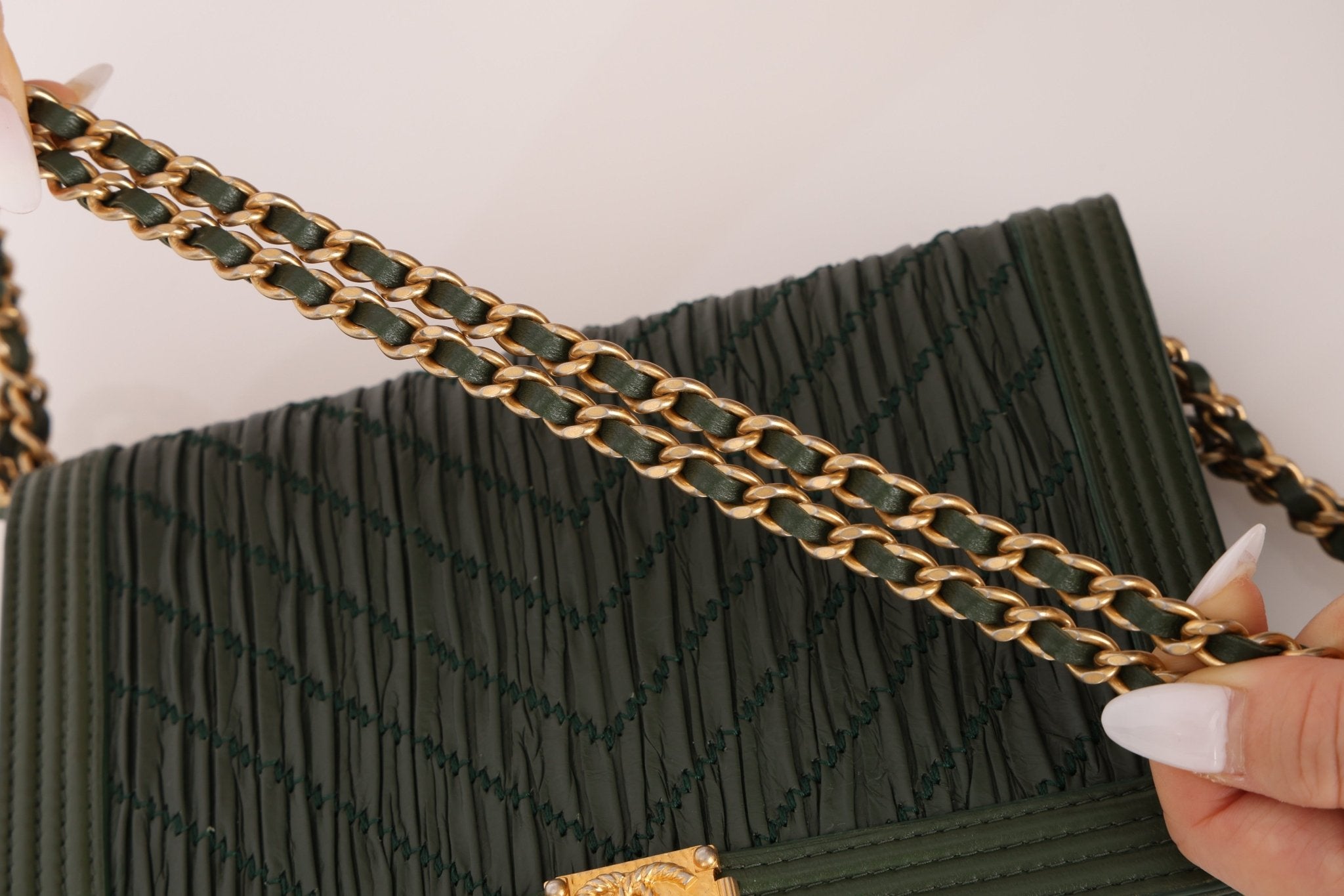 Chanel 2018 Crumpled Chevron Wallet On Chain - FashioNica