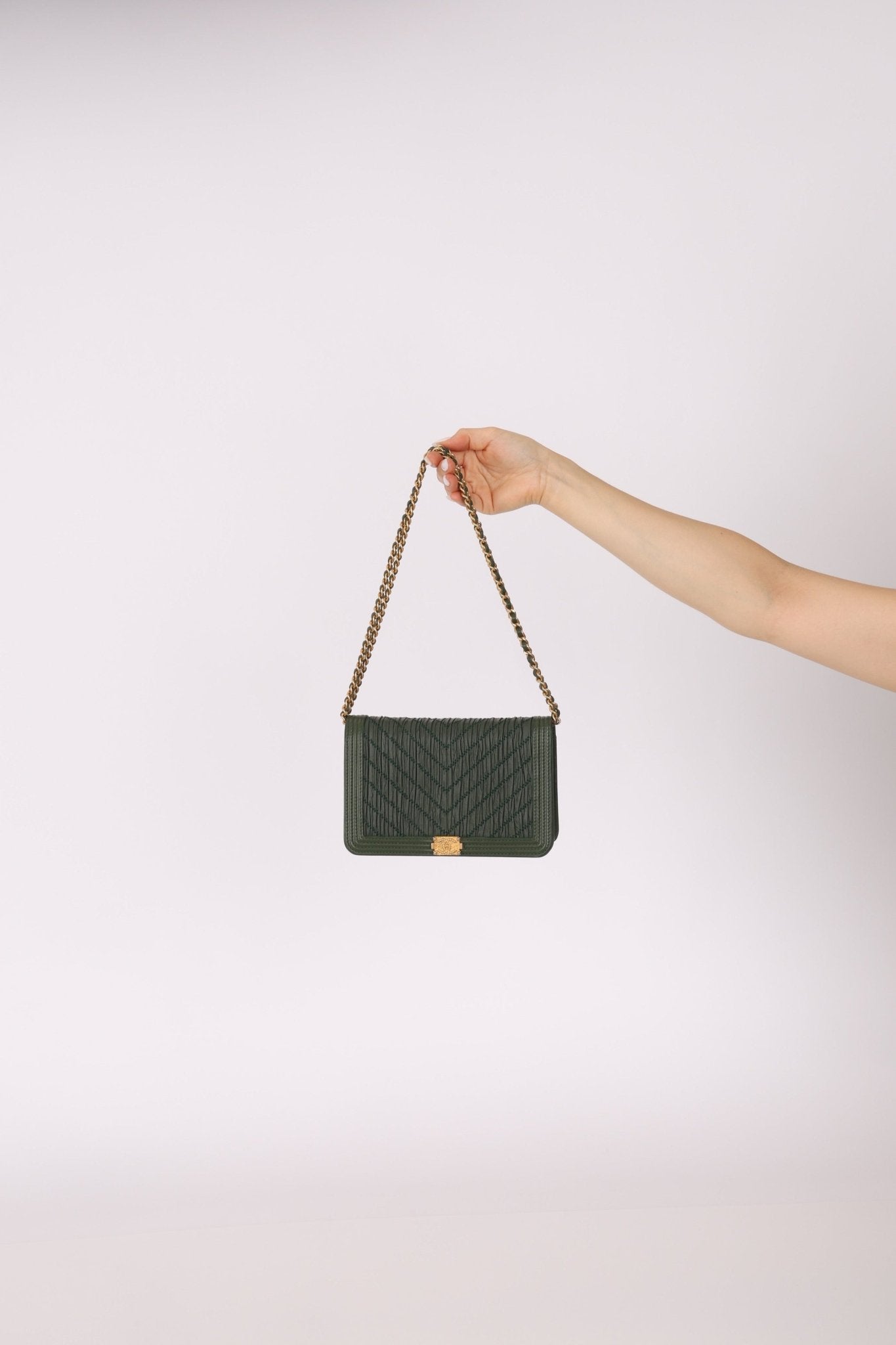 Chanel 2018 Crumpled Chevron Wallet On Chain - FashioNica