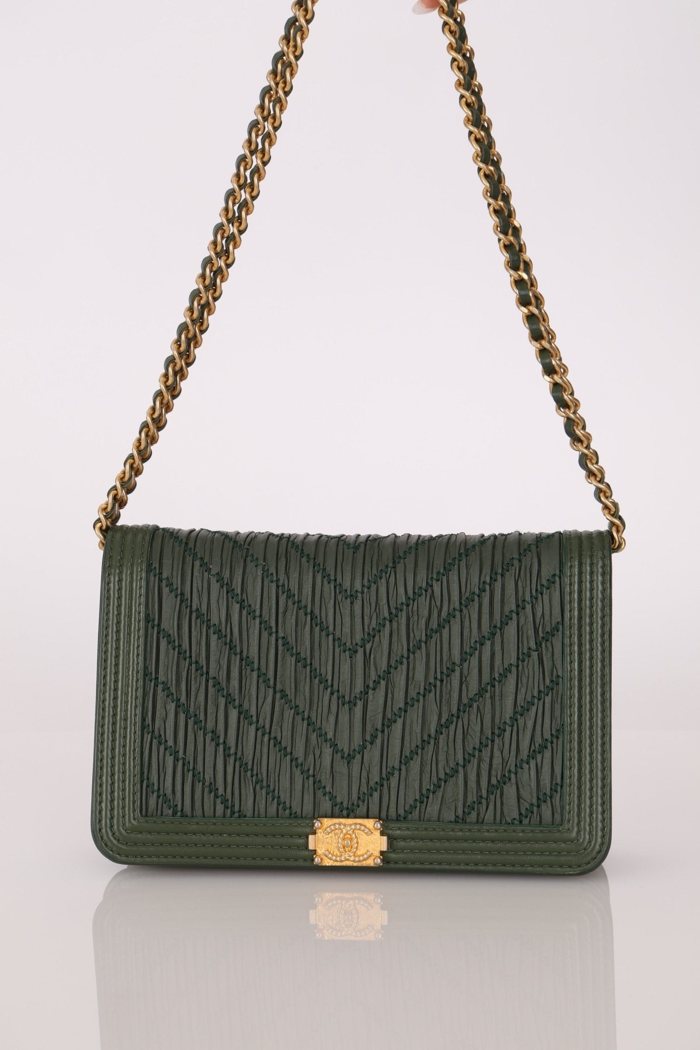 Chanel 2018 Crumpled Chevron Wallet On Chain - FashioNica