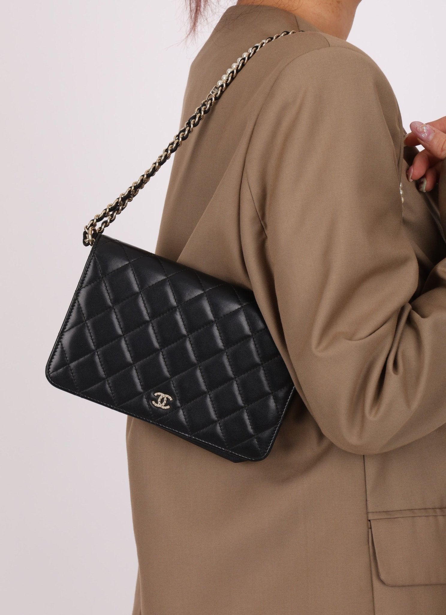 Chanel 2018 Lambskin Pearl Chain Wallet on Chain - FashioNica