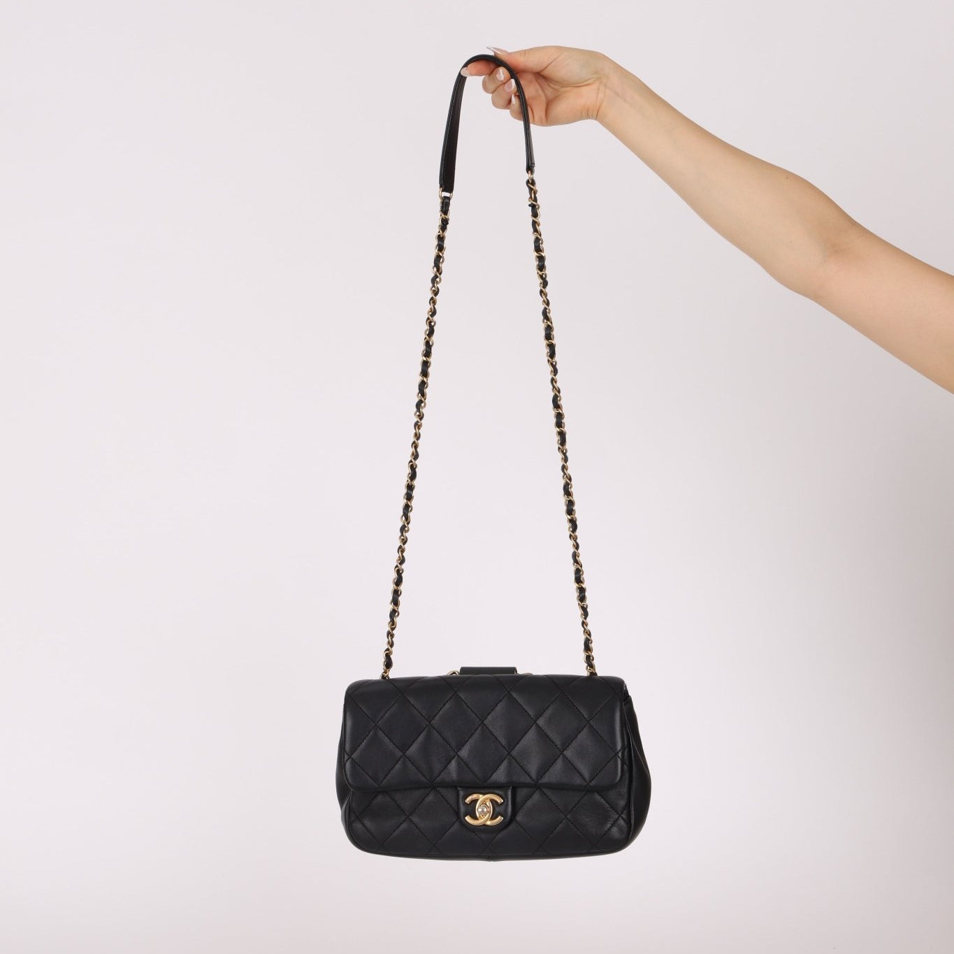 Chanel 2019 Black Quilted Medium In The Loop Handle Flap Bag - FashioNica