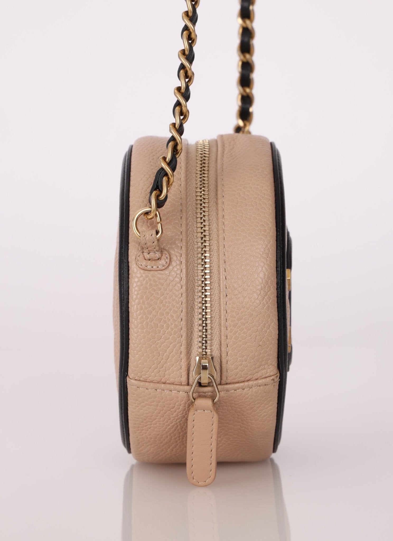 Chanel 2019 Caviar Filigree Round Crossbody - FashioNica