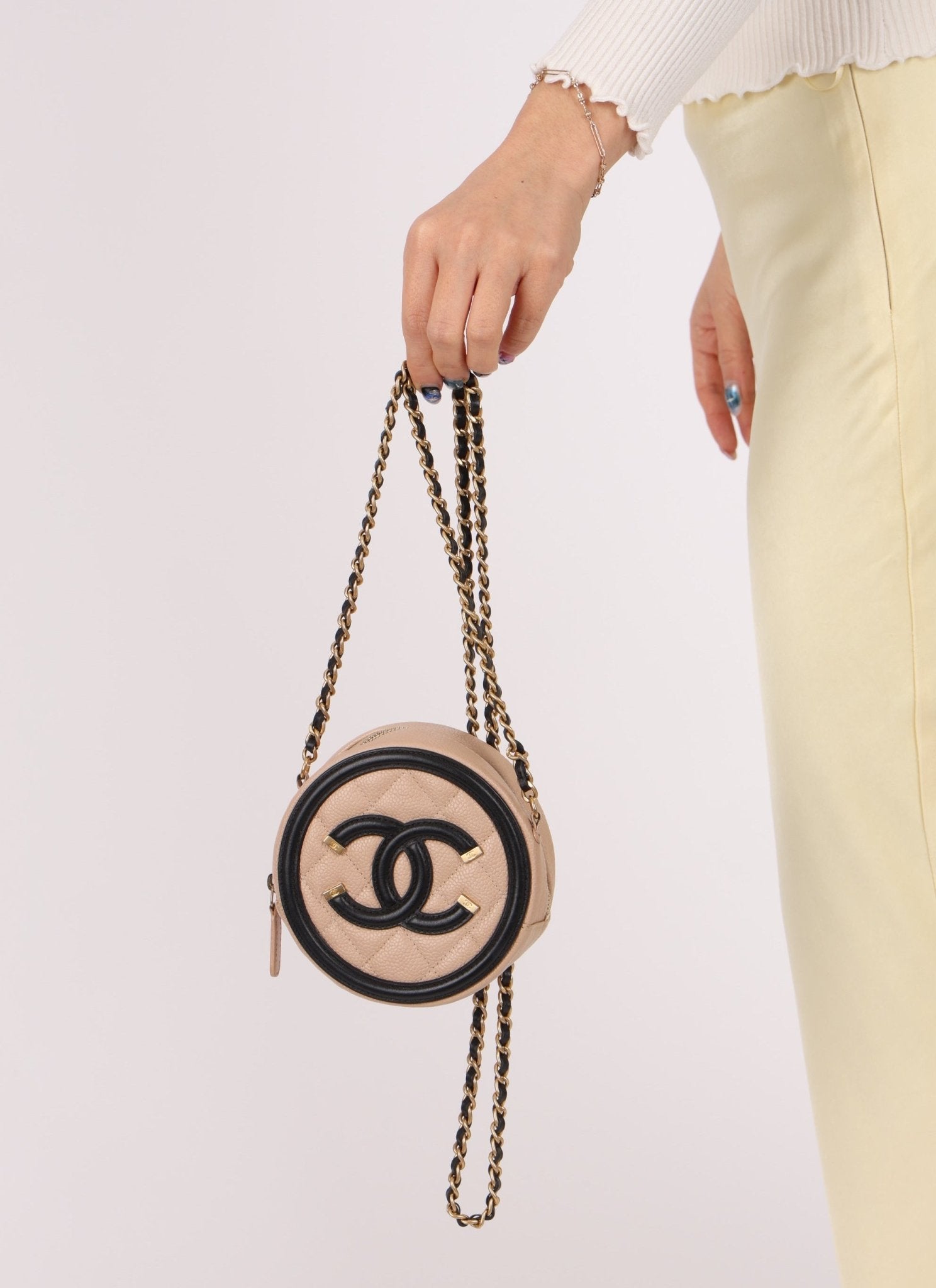 Chanel 2019 Caviar Filigree Round Crossbody - FashioNica