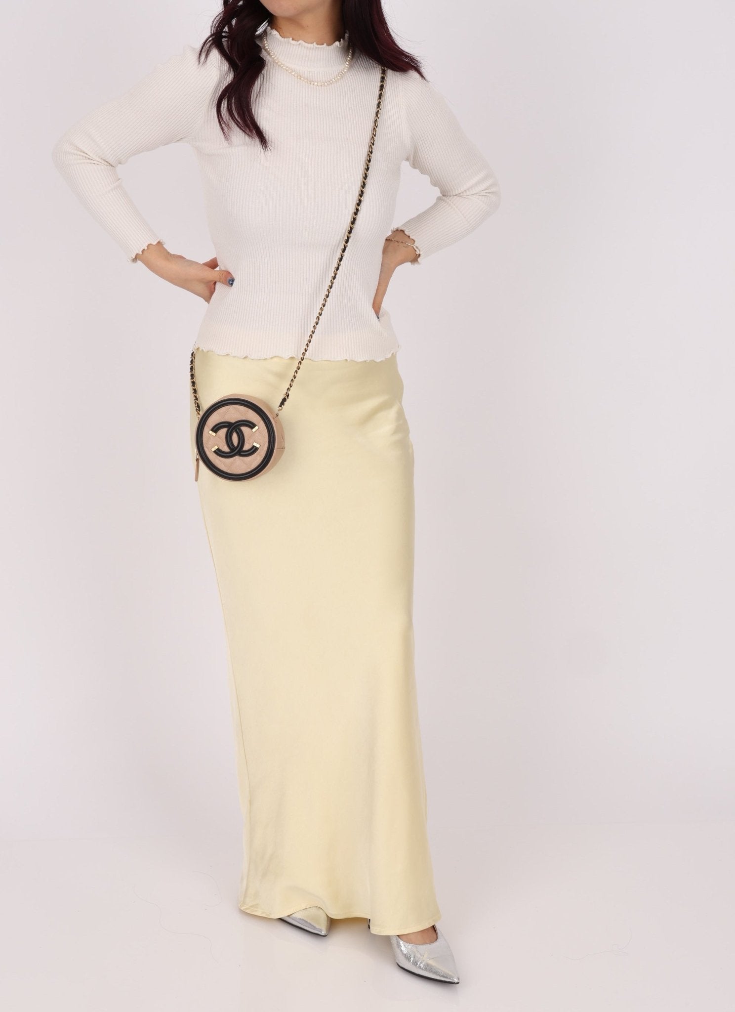 Chanel 2019 Caviar Filigree Round Crossbody - FashioNica