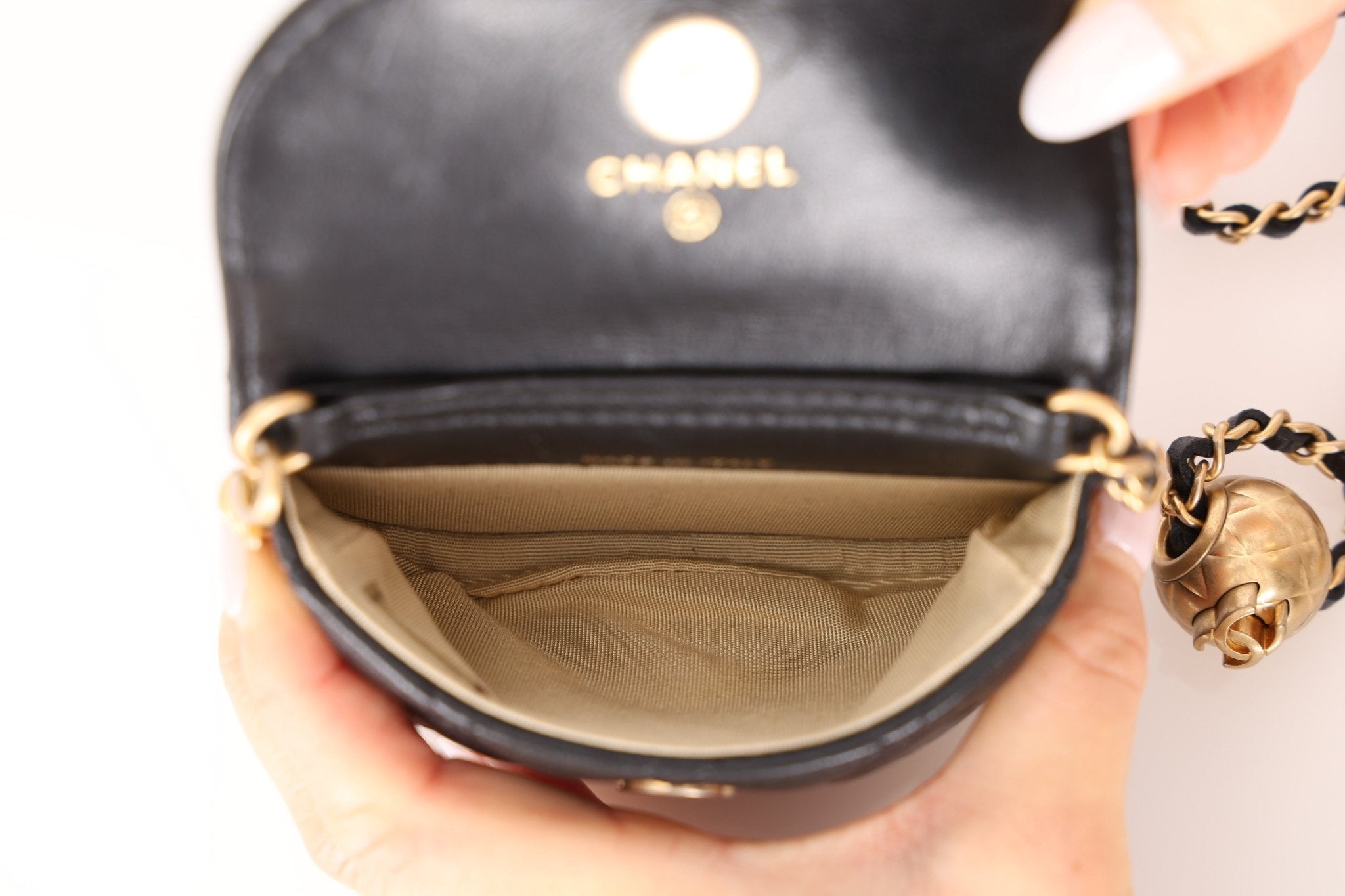 Chanel 2019 Lambskin Pearl Crush Waist Bag - FashioNica