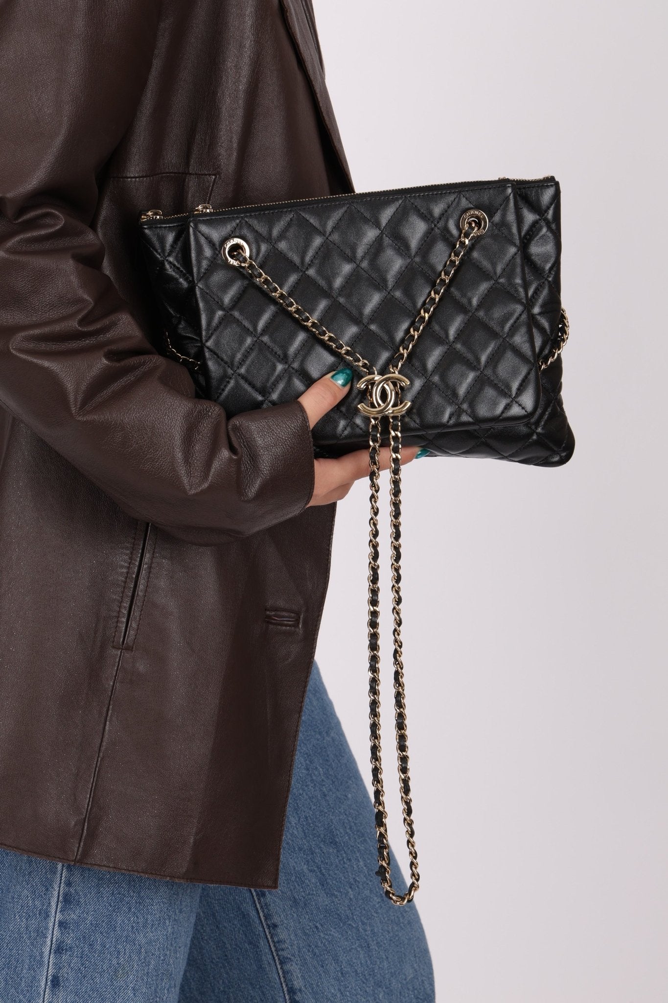 Chanel 2019 Shiny Lambskin Quilted Medium Double Case With Strap - FashioNica