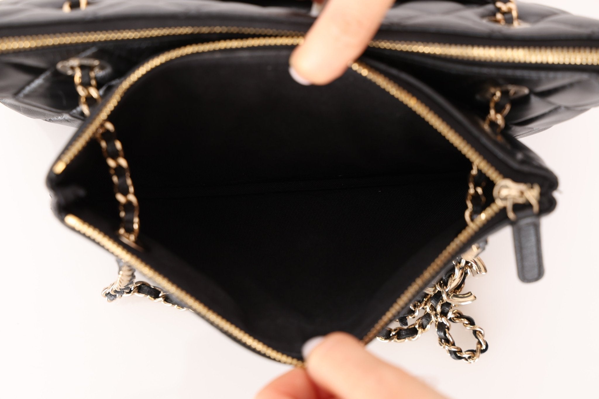 Chanel 2019 Shiny Lambskin Quilted Medium Double Case With Strap - FashioNica