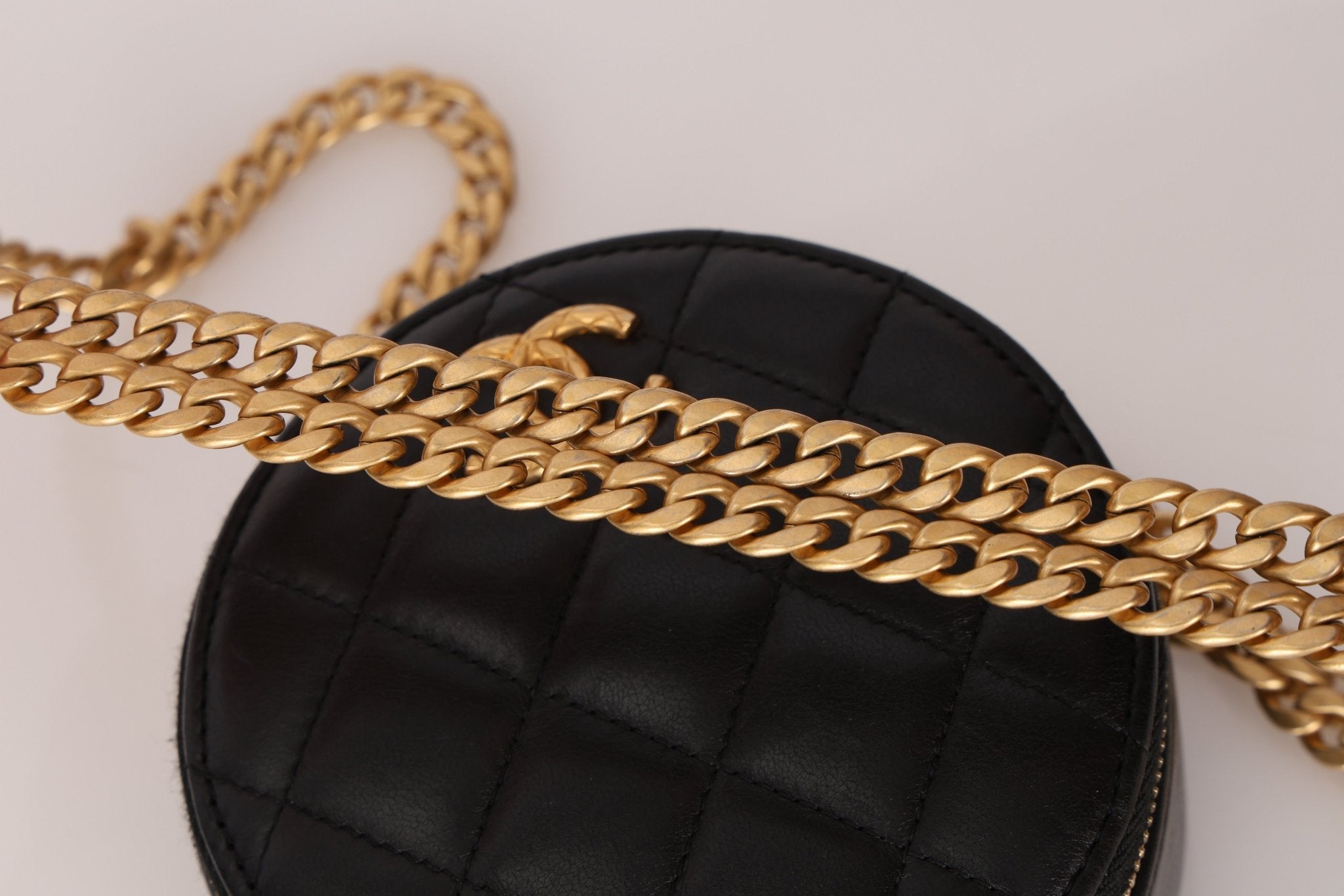 Chanel 2020 All - Slide Lambskin Quilted Pillow Crush Round Clutch With Chain - FashioNica