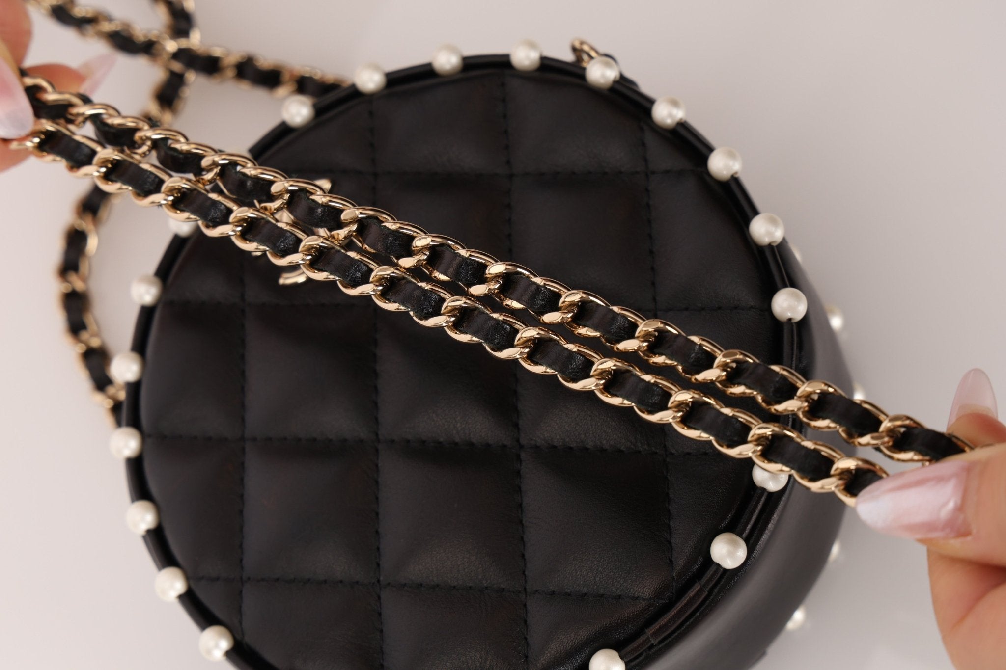 Chanel 2020 Pearl Round Clutch on Chain - FashioNica
