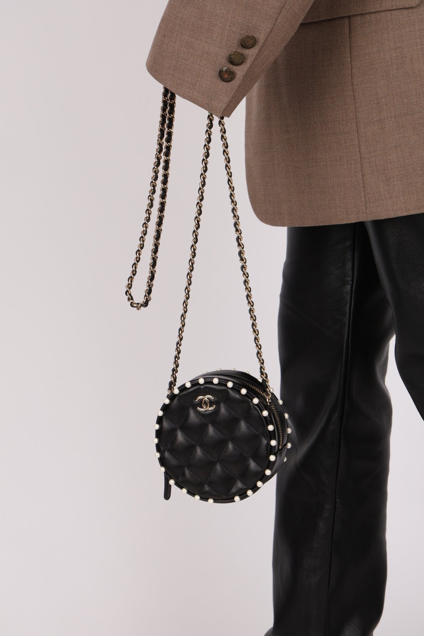 Chanel 2020 Pearl Round Clutch on Chain - FashioNica
