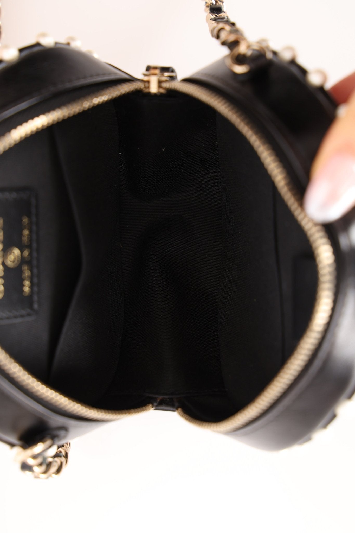 Chanel 2020 Pearl Round Clutch on Chain - FashioNica