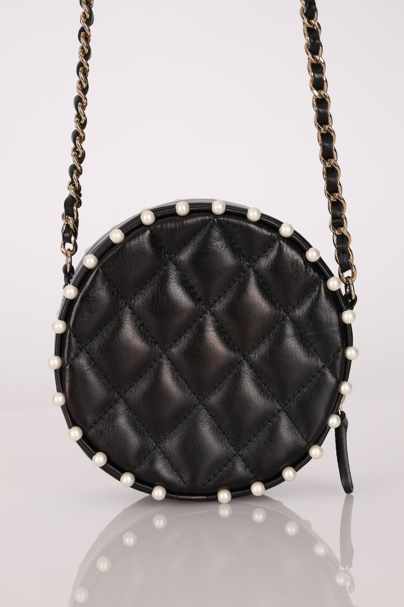 Chanel 2020 Pearl Round Clutch on Chain - FashioNica