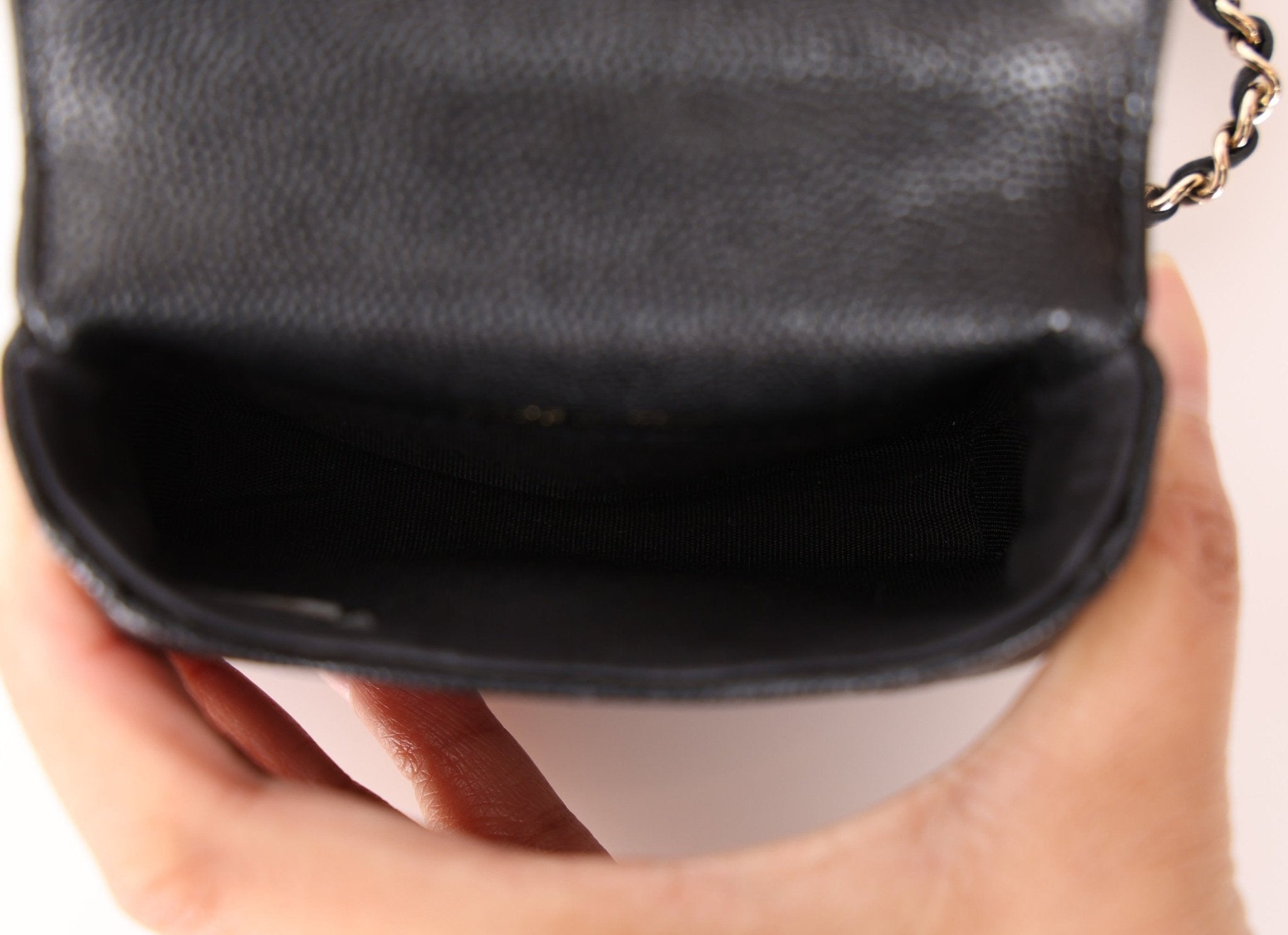 Chanel 2021 Caviar Pearl Cardholder with Chain - FashioNica