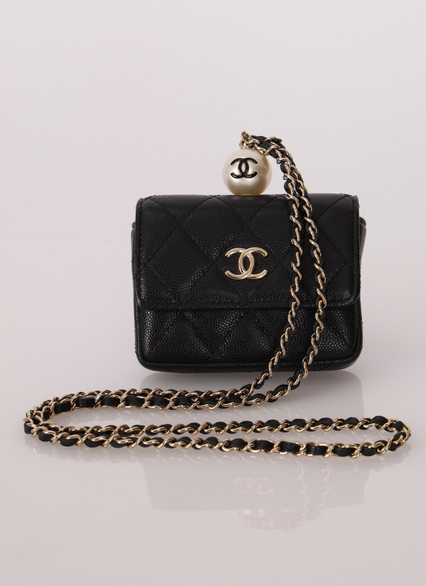 Chanel 2021 Caviar Pearl Cardholder with Chain - FashioNica