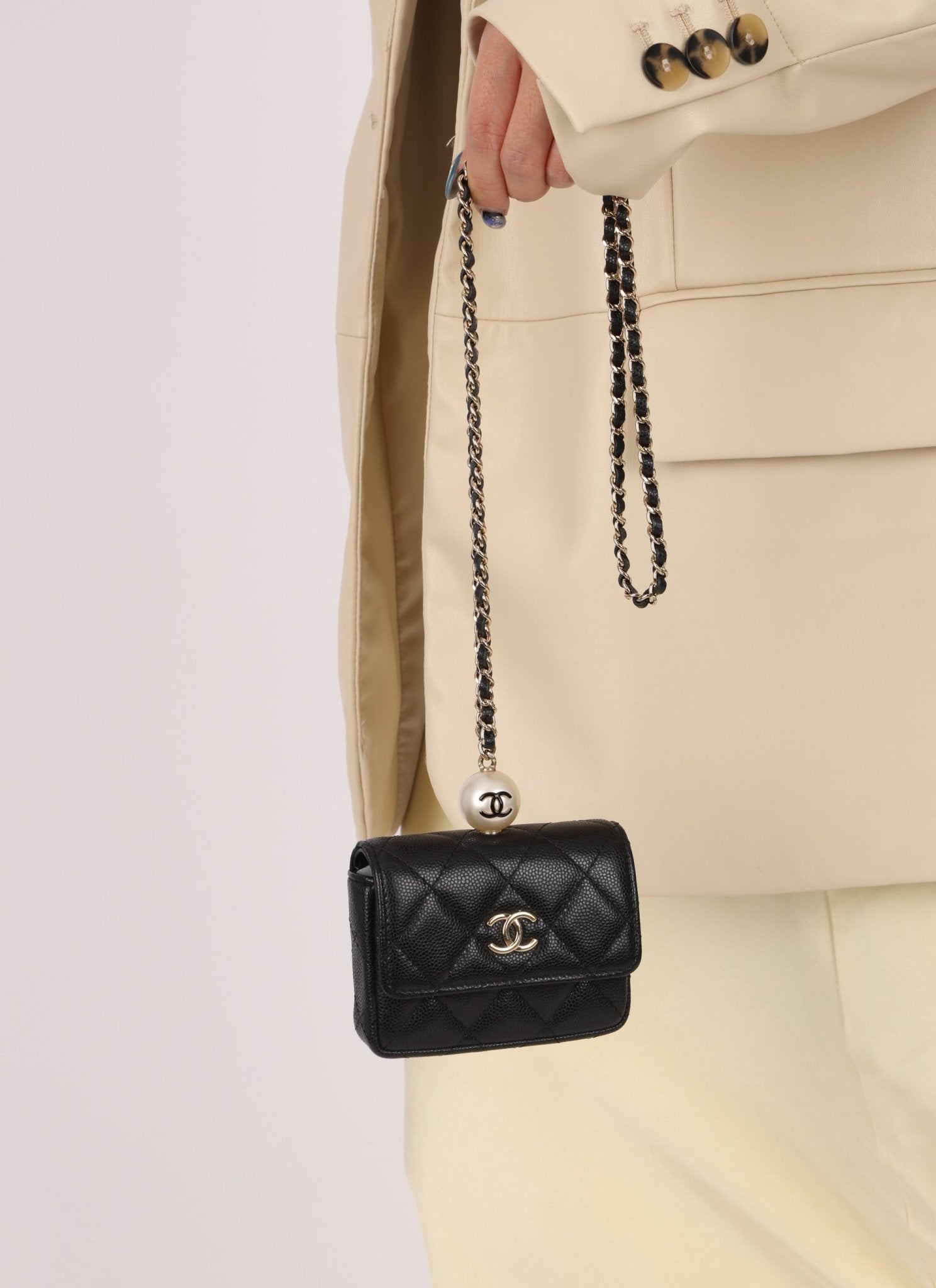 Chanel 2021 Caviar Pearl Cardholder with Chain - FashioNica
