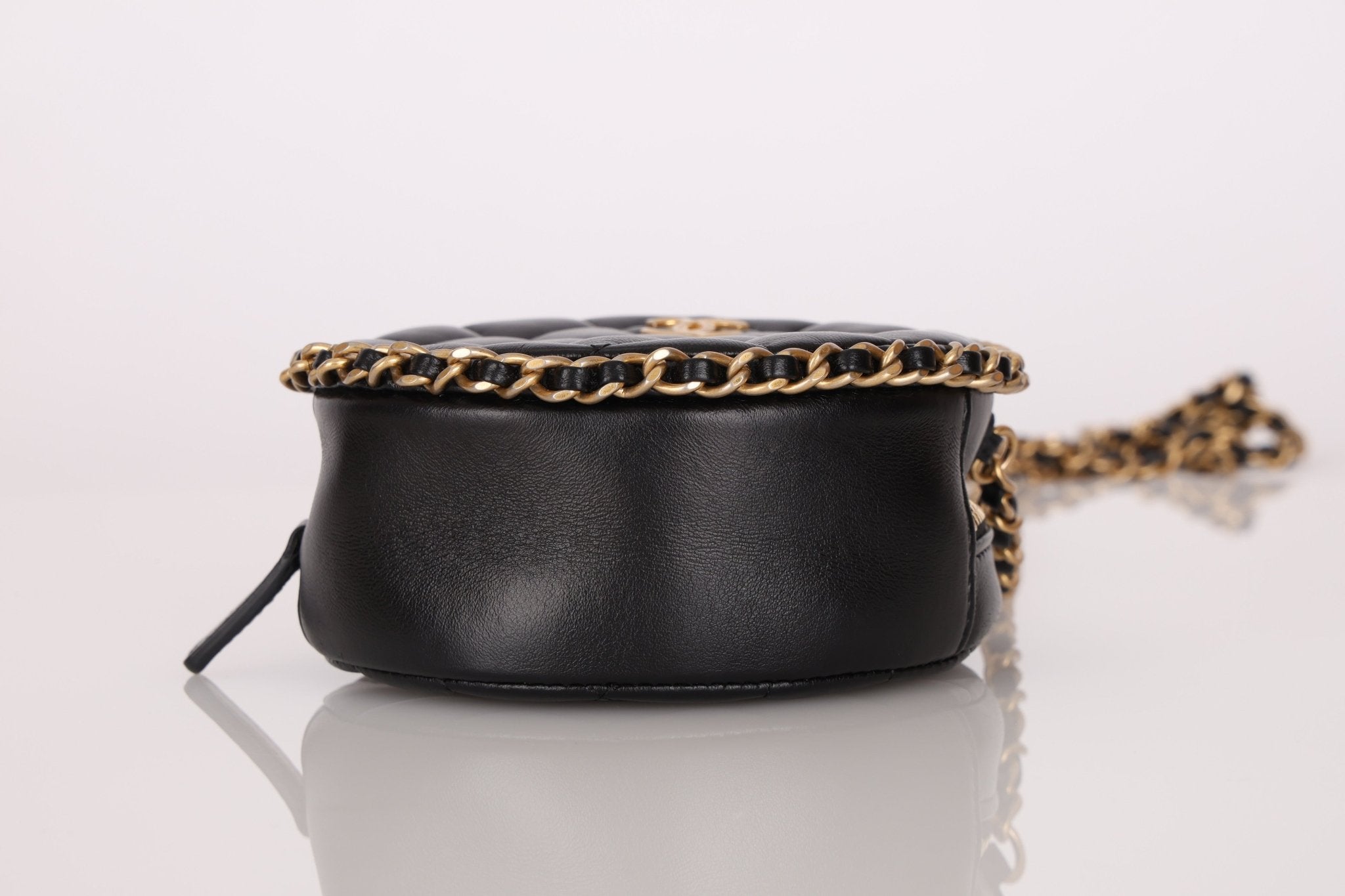 Chanel 2021 Chain Around Round Quilted Lambskin Clutch with Chain - FashioNica