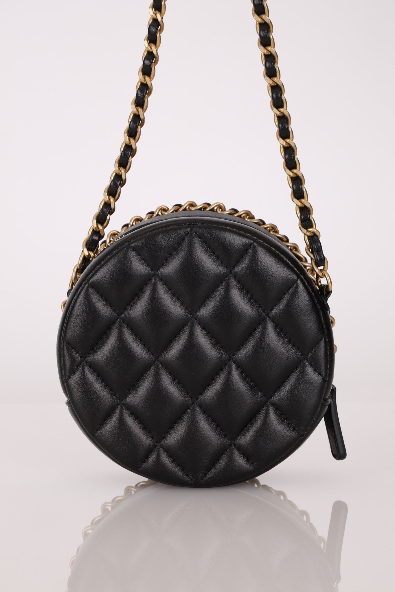 Chanel 2021 Chain Around Round Quilted Lambskin Clutch with Chain - FashioNica