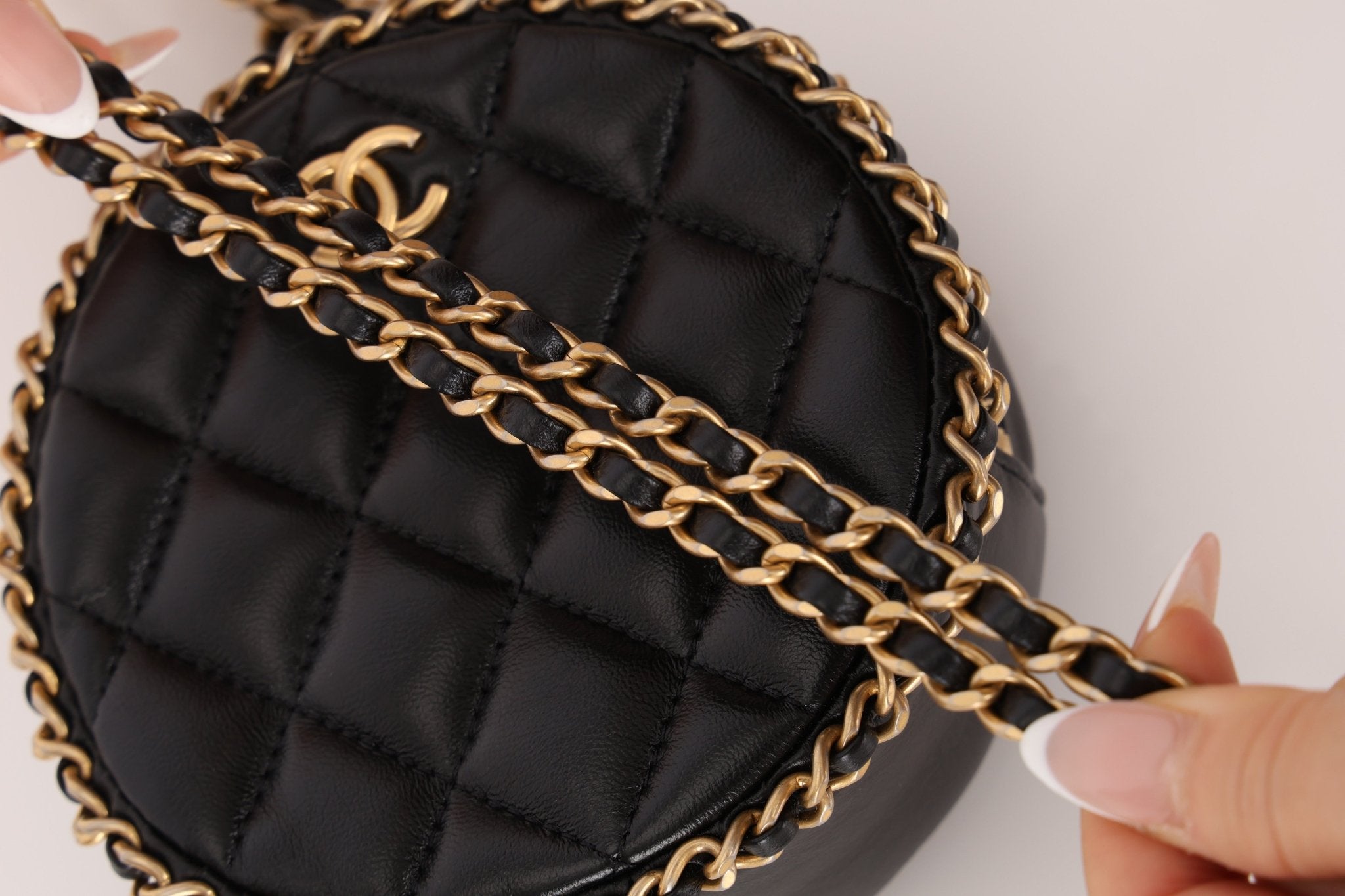 Chanel 2021 Chain Around Round Quilted Lambskin Clutch with Chain - FashioNica